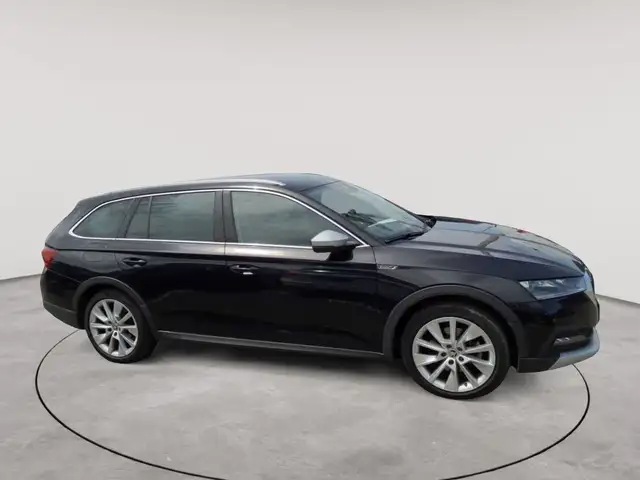 Skoda Octavia view 3