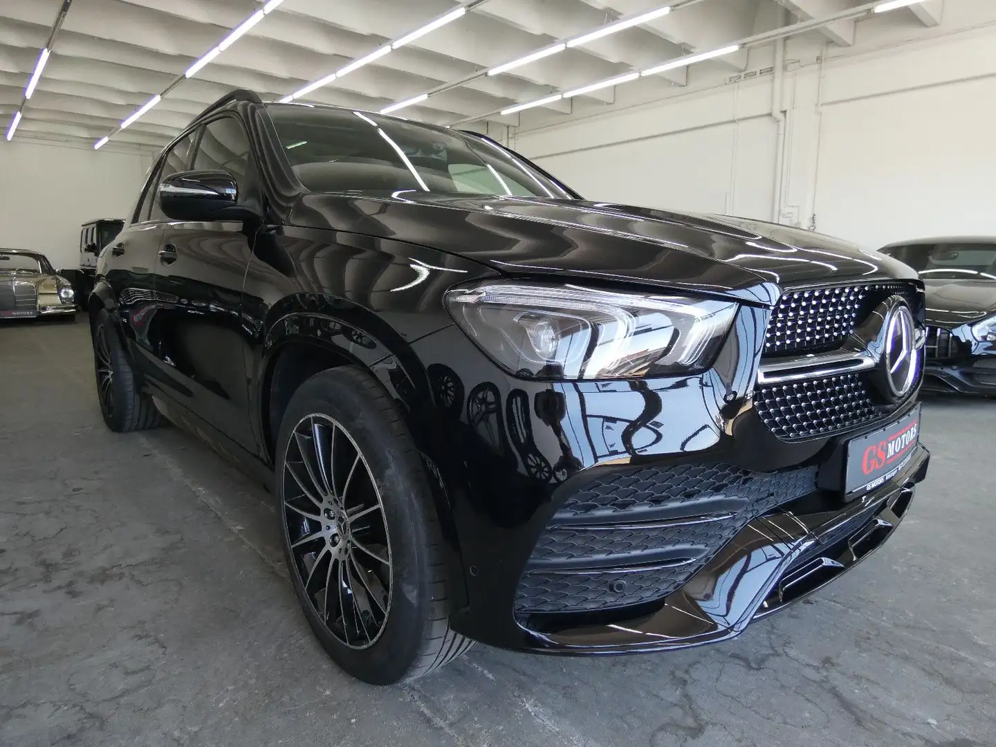 Mercedes-Benz GLE 300 d AMG*MBUX NAVI*LED*AMBIENTE*PANO*IHC Negru - 1
