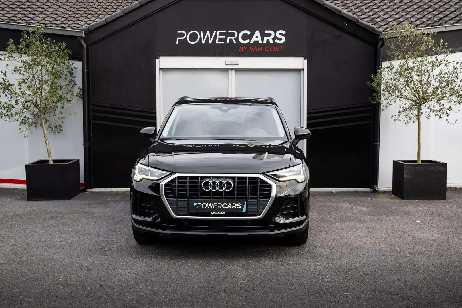 Audi Q3 45e TFSI  360  B\u0026O  CC  Business  Trekhaak Schwarz - 2