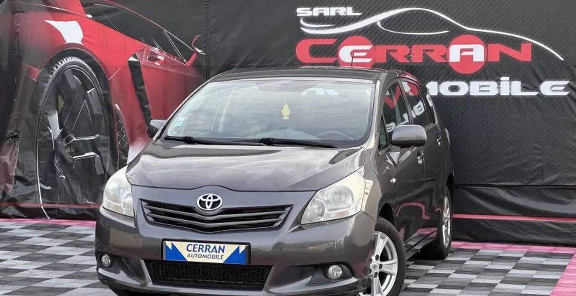 Toyota Verso 126 D-4D FAP SKYVIEW EDITION 7 PLACES Gris - 1