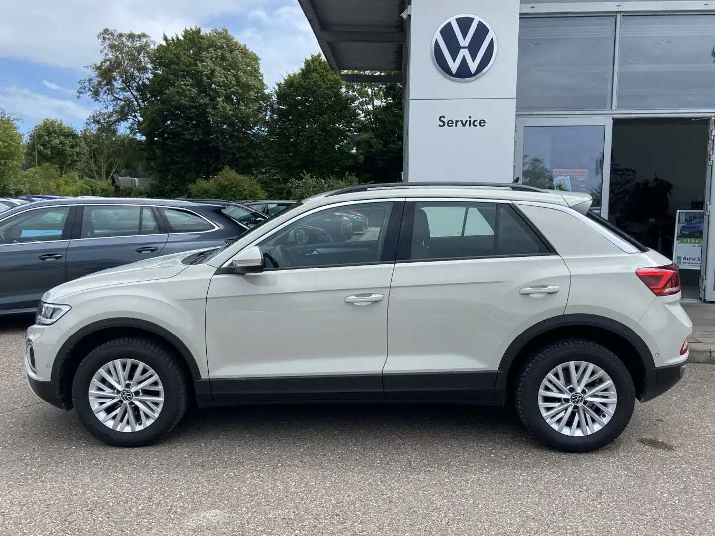 Volkswagen T-Roc 1.5 TSI DSG Life NAVI+LED+AHK+APP-CONNECT+ Grau - 2