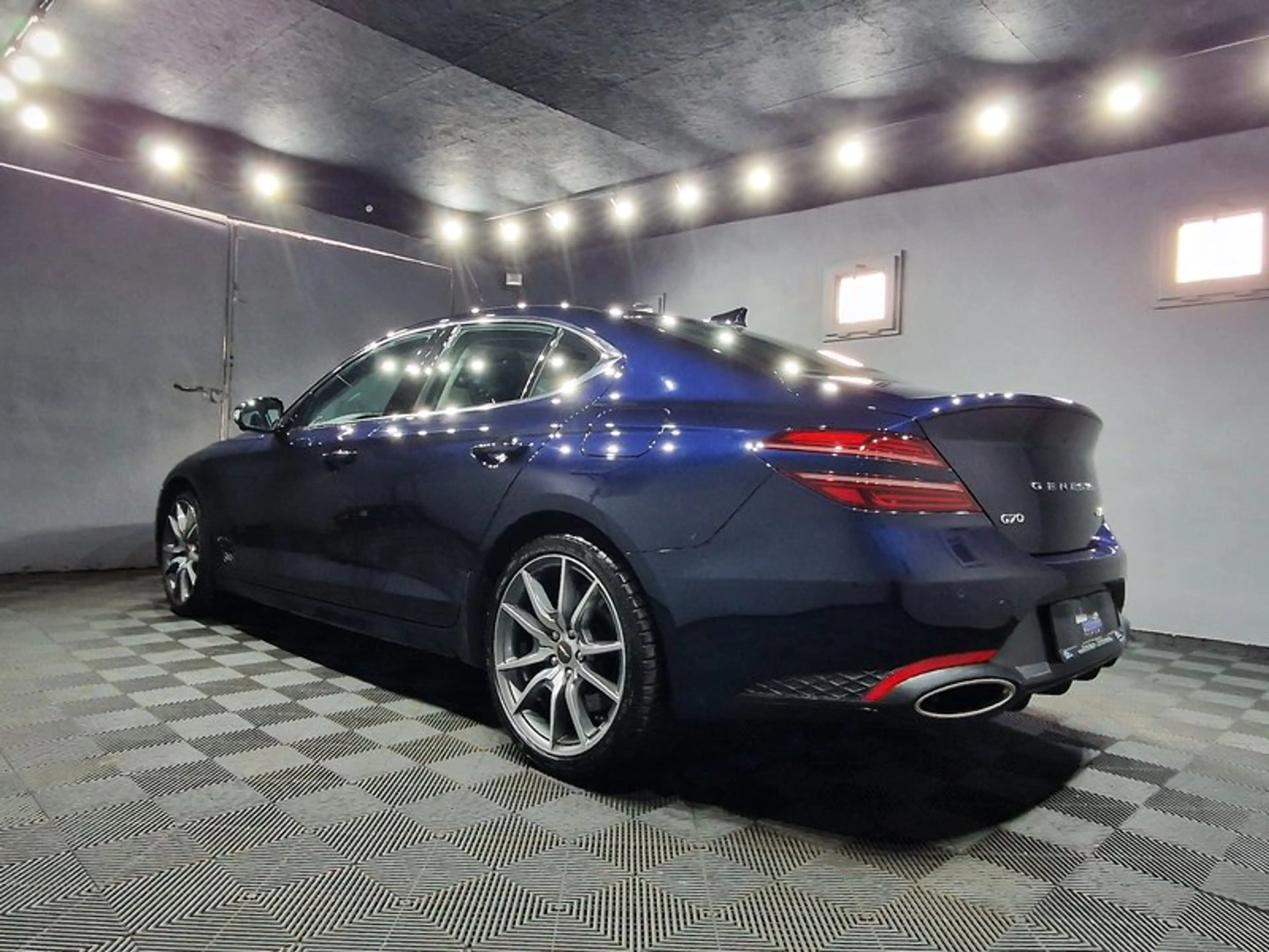 Genesis G70 2.0 T Luxury 4WD|AUTOM|LEDER|LED|PANO|360*GRAD — photo 3