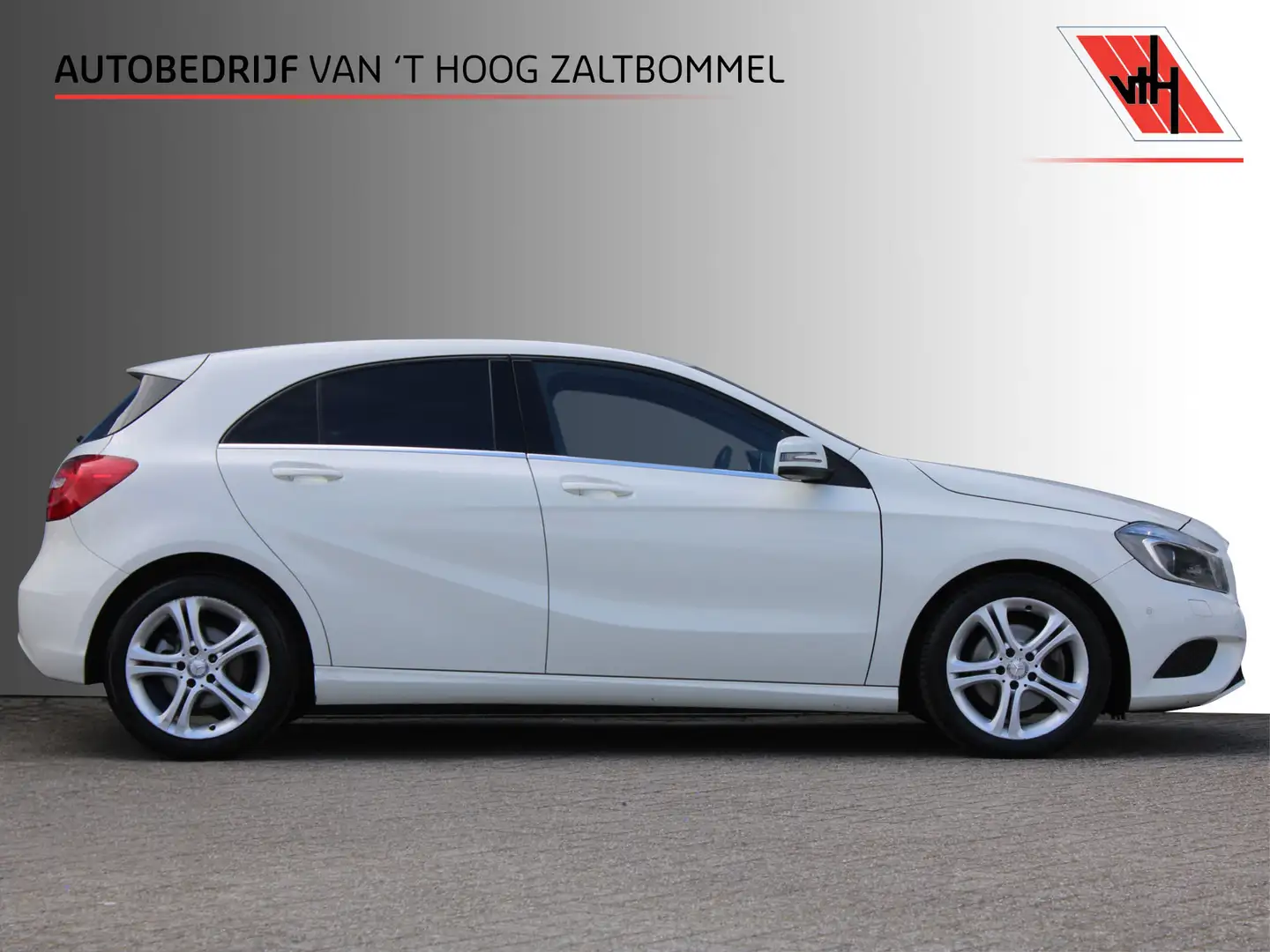 Mercedes-Benz A 180 AUT7 Ambition LEDER NAVI XENON 18'' H&K CAMERA Bianco - 1