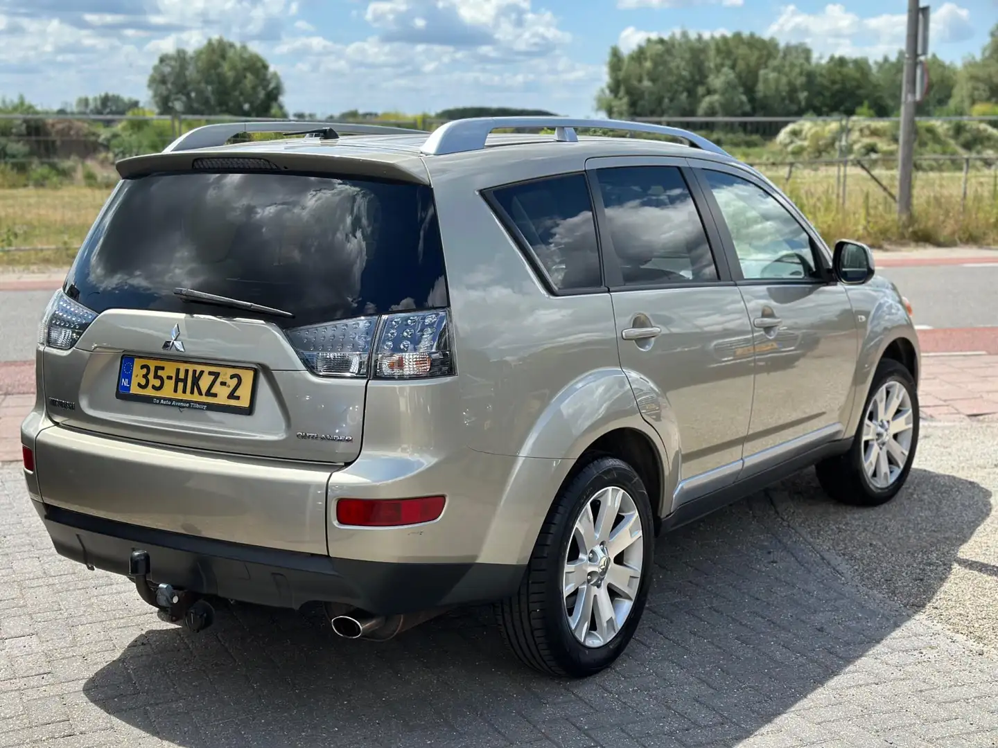 Mitsubishi Outlander 2.4 Inspire 2WD zeer nette auto ! Beige - 2