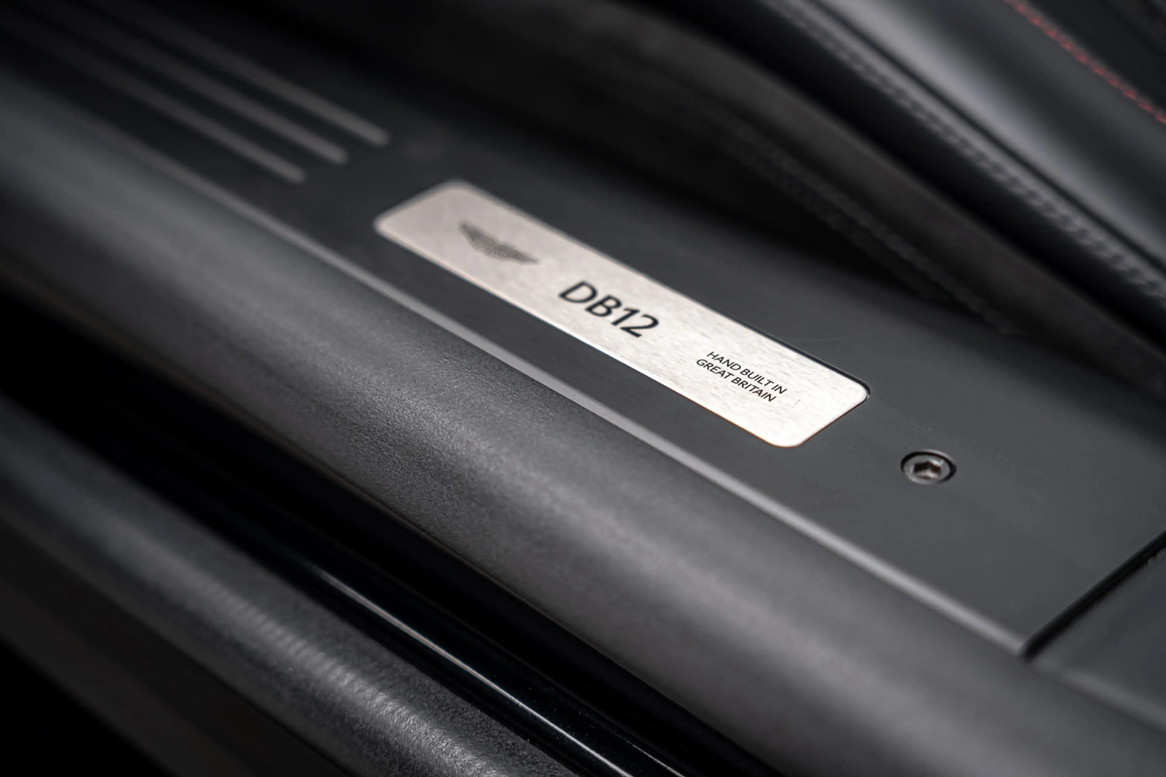 Aston Martin DB12 V8 Keramische Remschijven | Lux Quilting Leder | R — photo 13