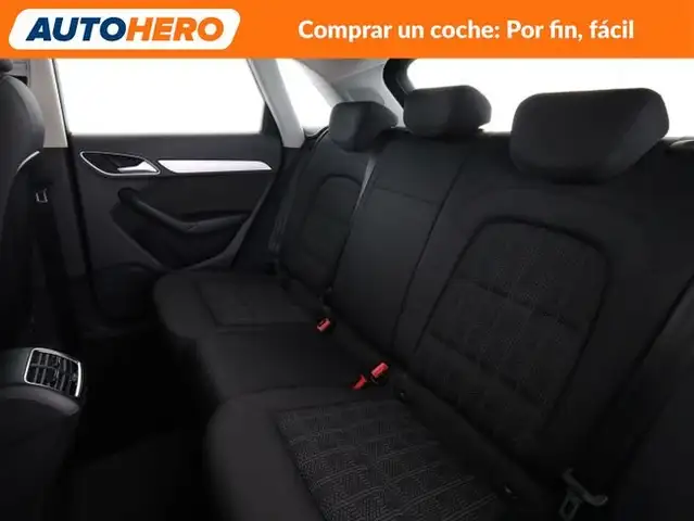 Audi Q3 view 15
