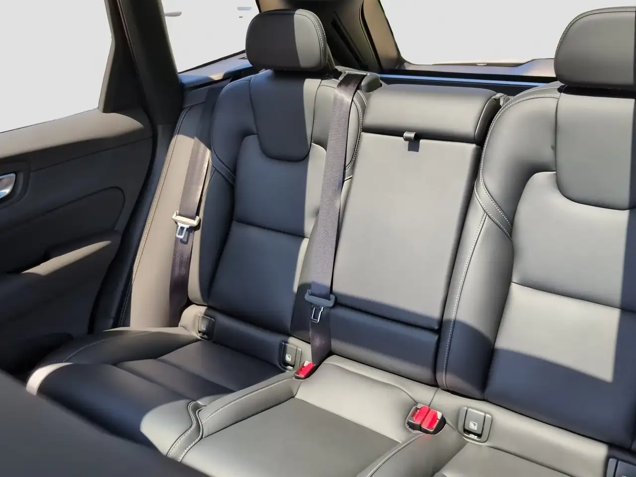 Volvo XC60 2026 — фото 12