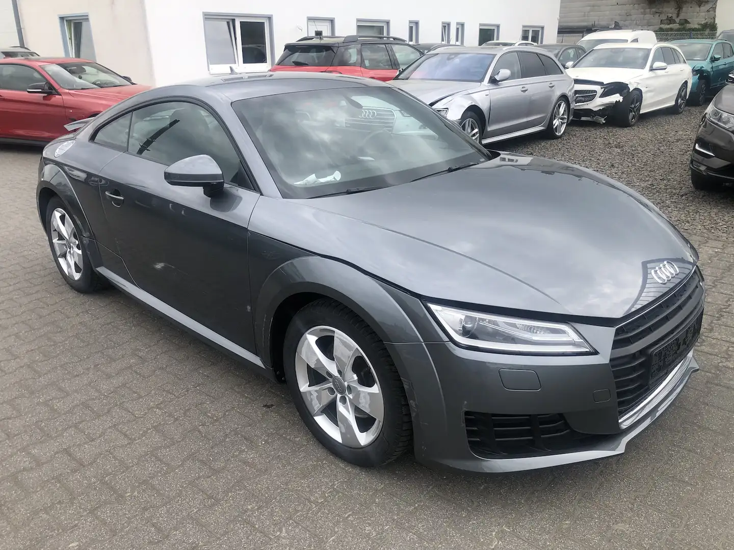 Audi TT Coupe 2.0 TDI ultra, Alu, Navi, Teilleder Grau - 2