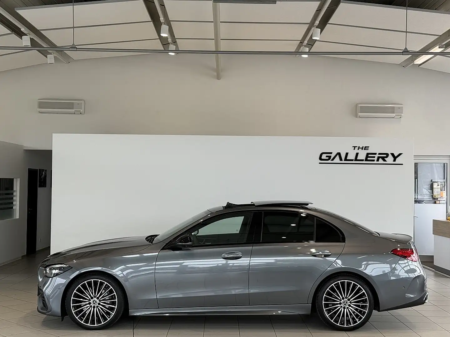 Mercedes-Benz C 300 4Matic AMG-Line Aut.*Panorama*Standheizung*Ambi... Grau - 1