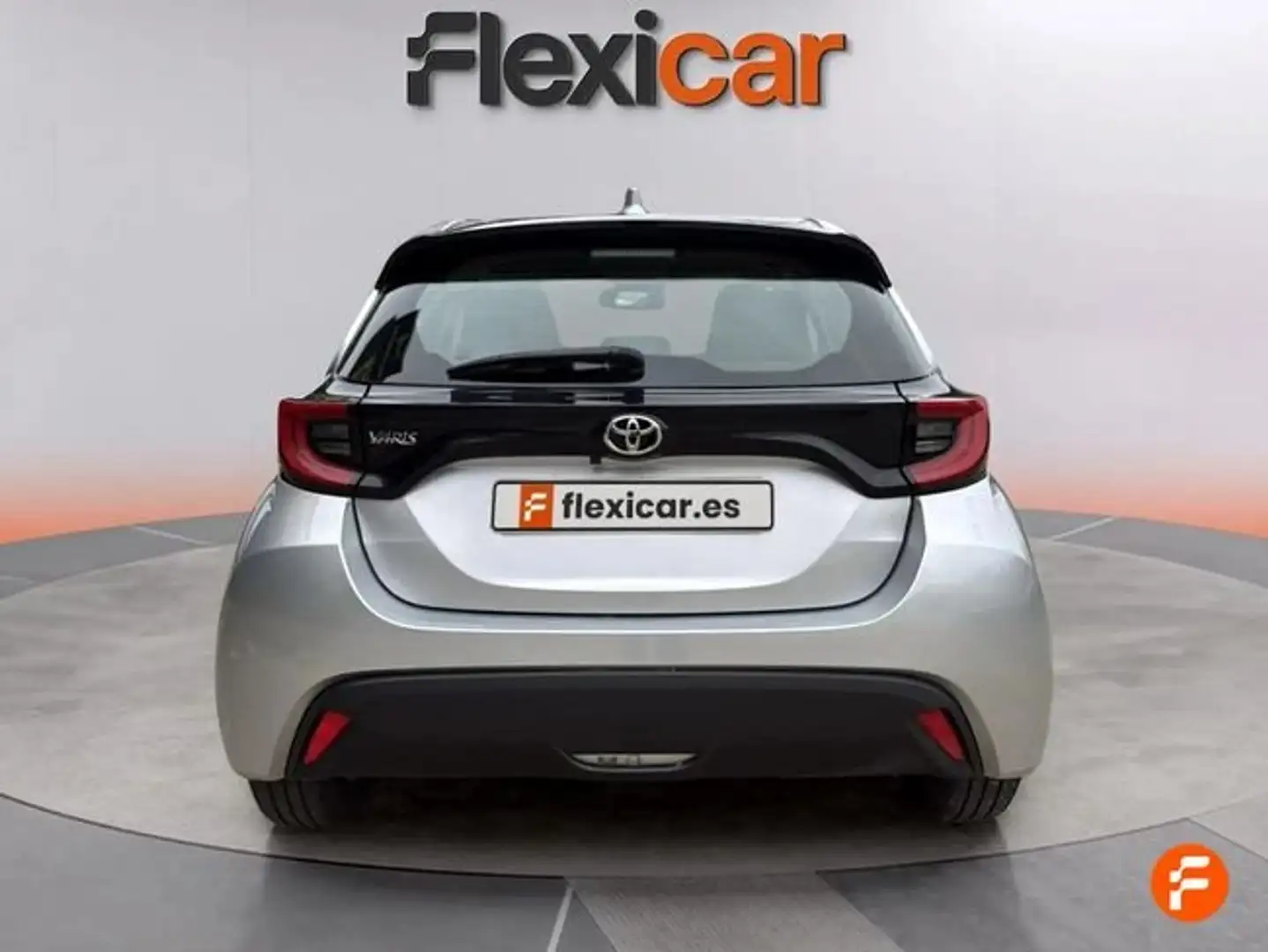 Toyota Yaris 125 S-Edition Gris - 2