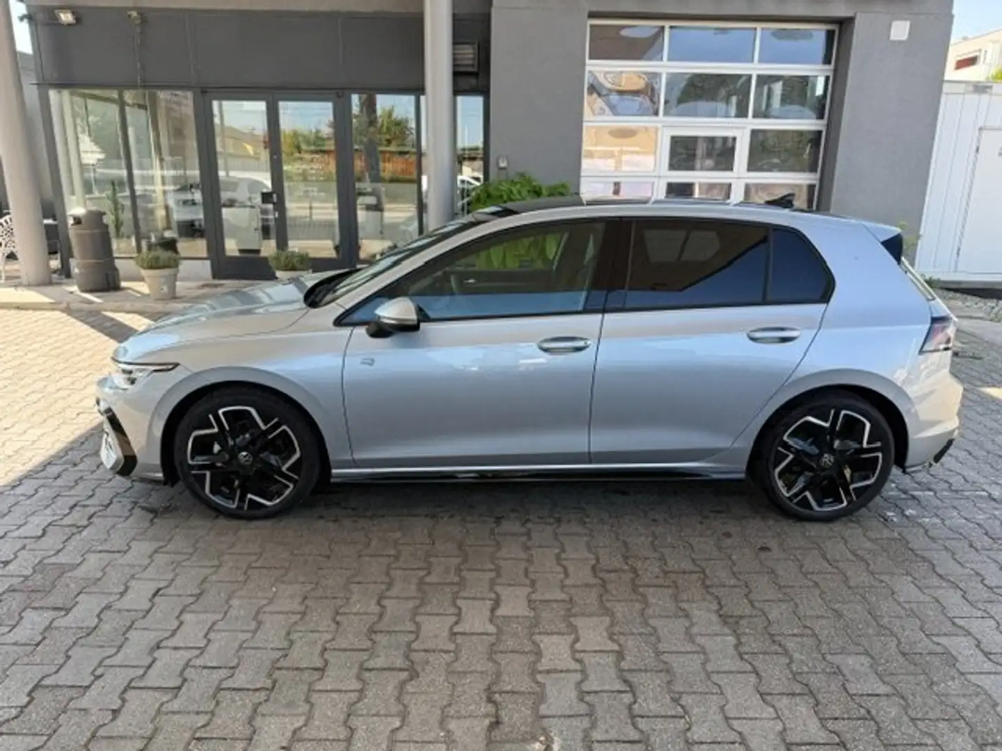 Volkswagen Golf 2.0 TDI 110 kW R-Line Silber - 2