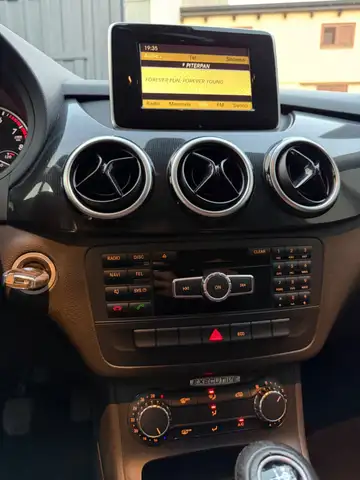 Mercedes-Benz B Class view 10