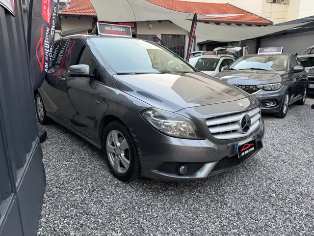 Mercedes-Benz B Class view 2