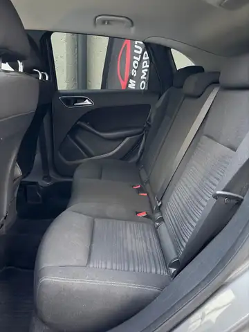 Mercedes-Benz B Class view 5
