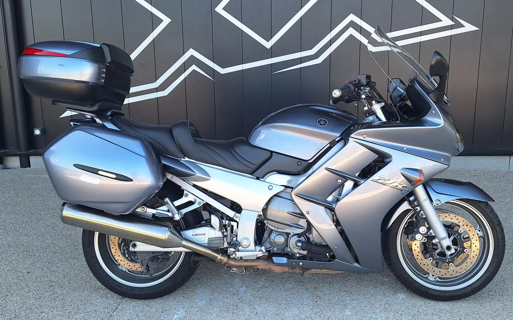 Yamaha FJR 1300 - 1