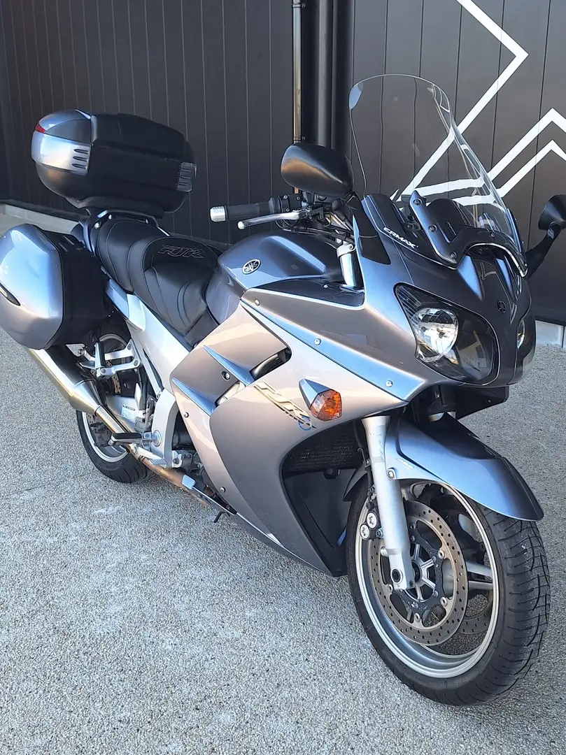 Yamaha FJR 1300 - 2