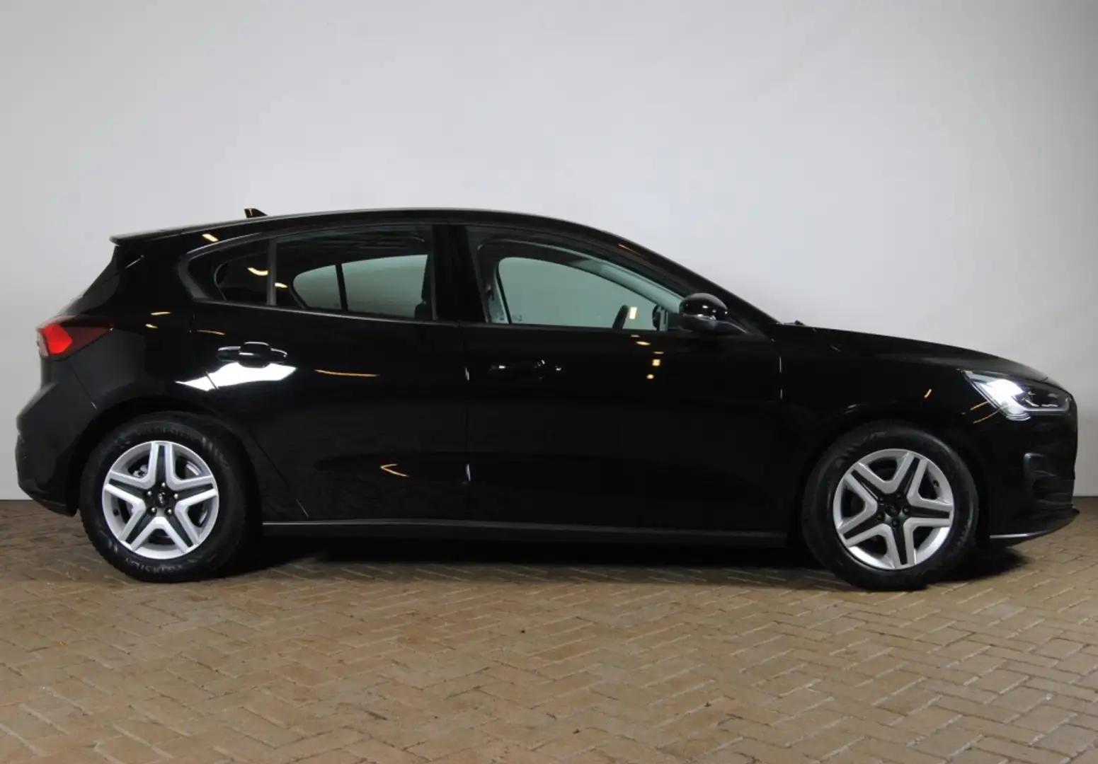 Ford Focus || 6 maanden garantie! 1.0 EB Connected || Apple C Zwart - 2