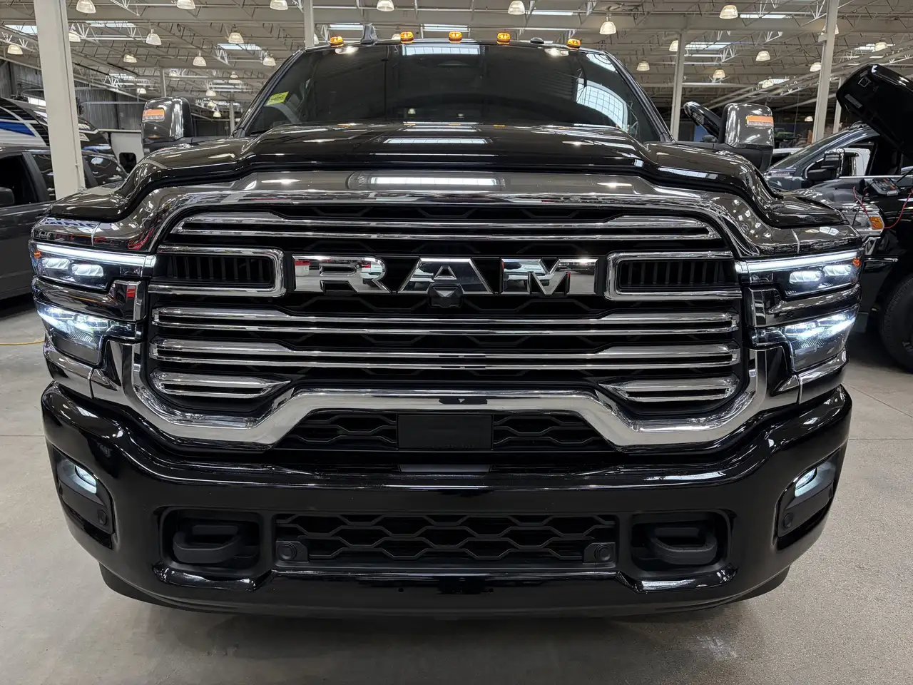 RAM 2500 снимка RAM 2500