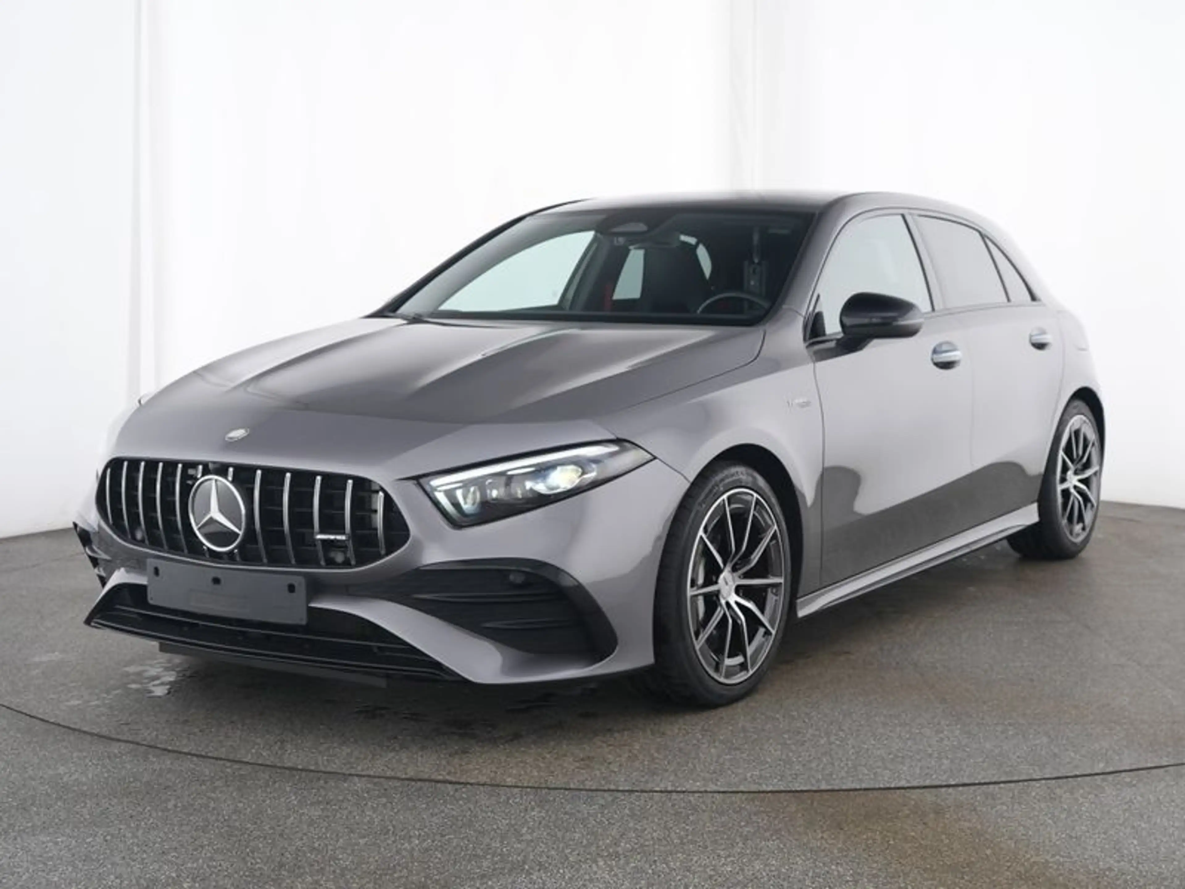 Mercedes-Benz A 35 AMG 4M , AMG NIGHT MULTI KAMERA PANO SPUR — photo 2