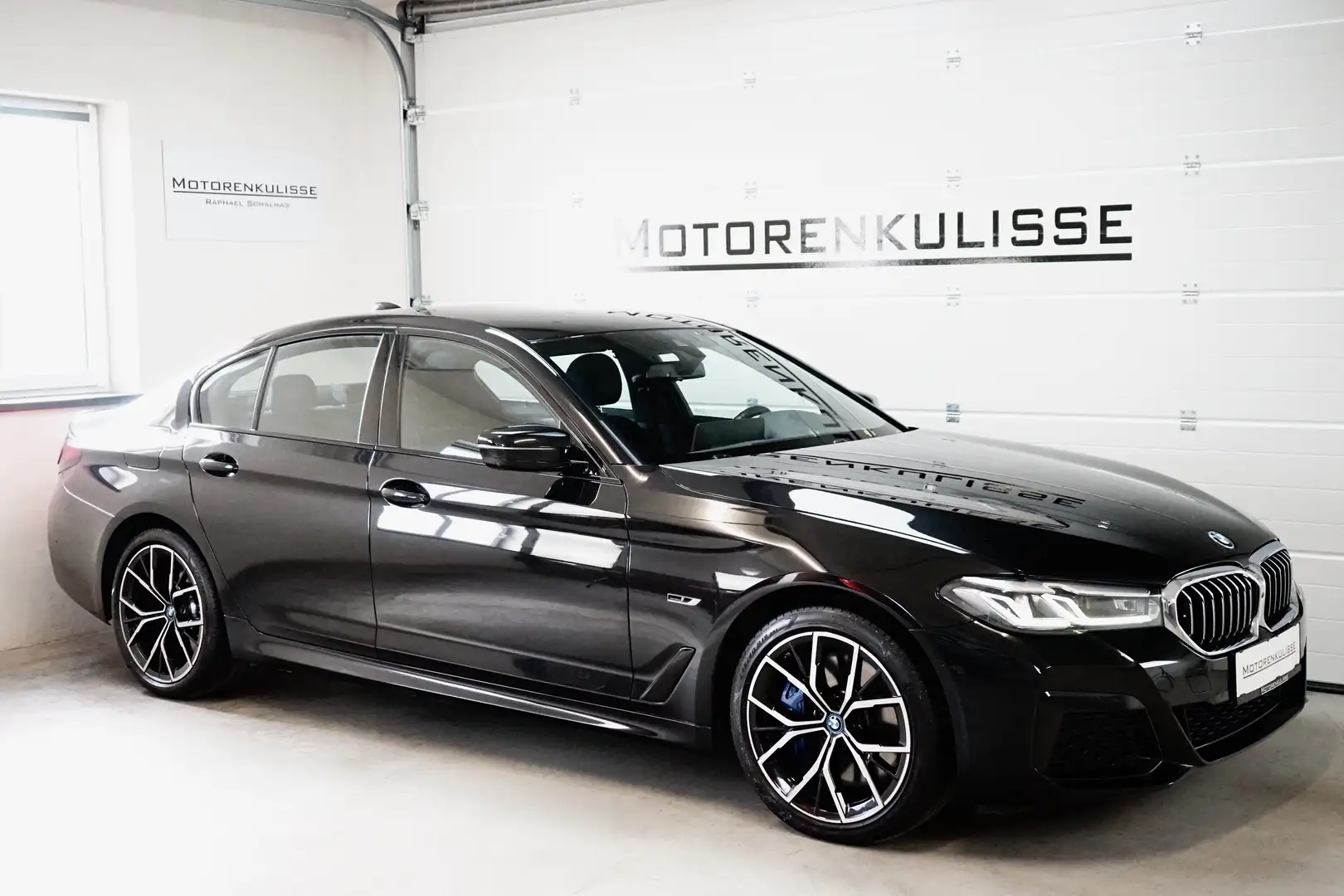 BMW 545 e xDrive M Sport Aut 360 Gr - LC Prof - HIFI - AHK Schwarz - 1
