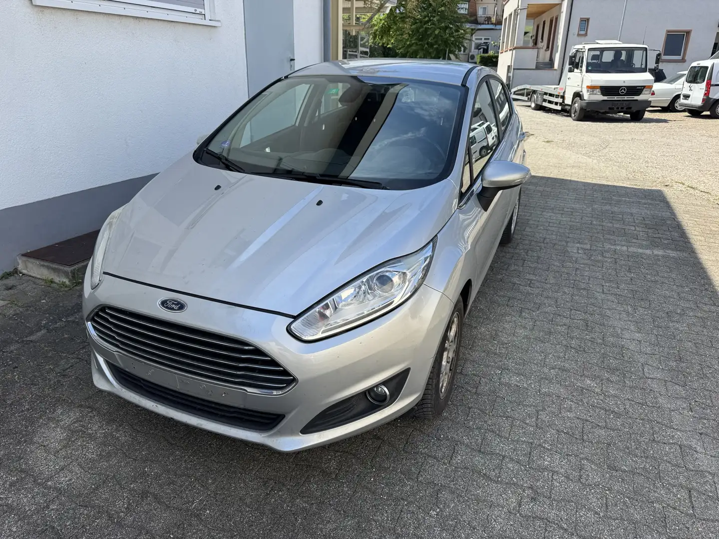 Ford Fiesta 1.0 EcoBoost Start-Stop SYNC Edition Zilver - 1