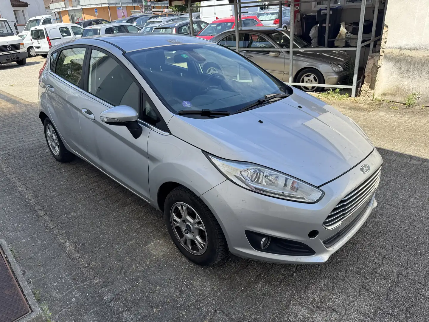 Ford Fiesta 1.0 EcoBoost Start-Stop SYNC Edition Zilver - 2