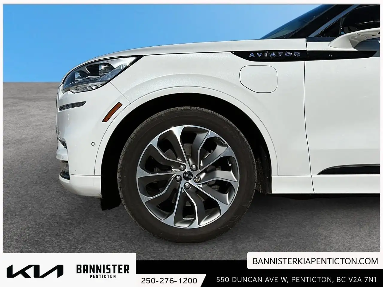 Lincoln Aviator снимка Lincoln Aviator