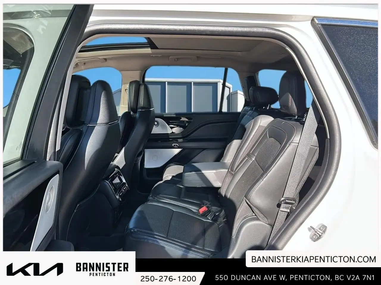 Lincoln Aviator снимка Lincoln Aviator