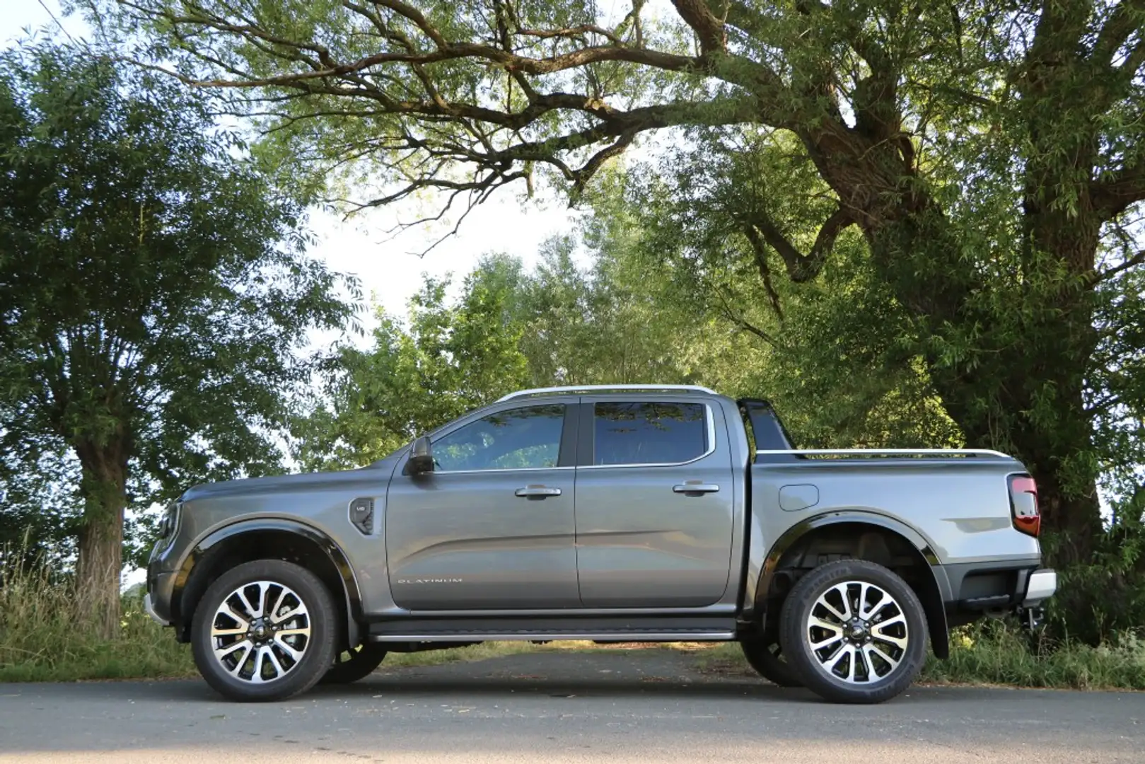 Ford Ranger Platinum V6 DoKa Standhzg ERollo AHK 3,5t Grau - 2