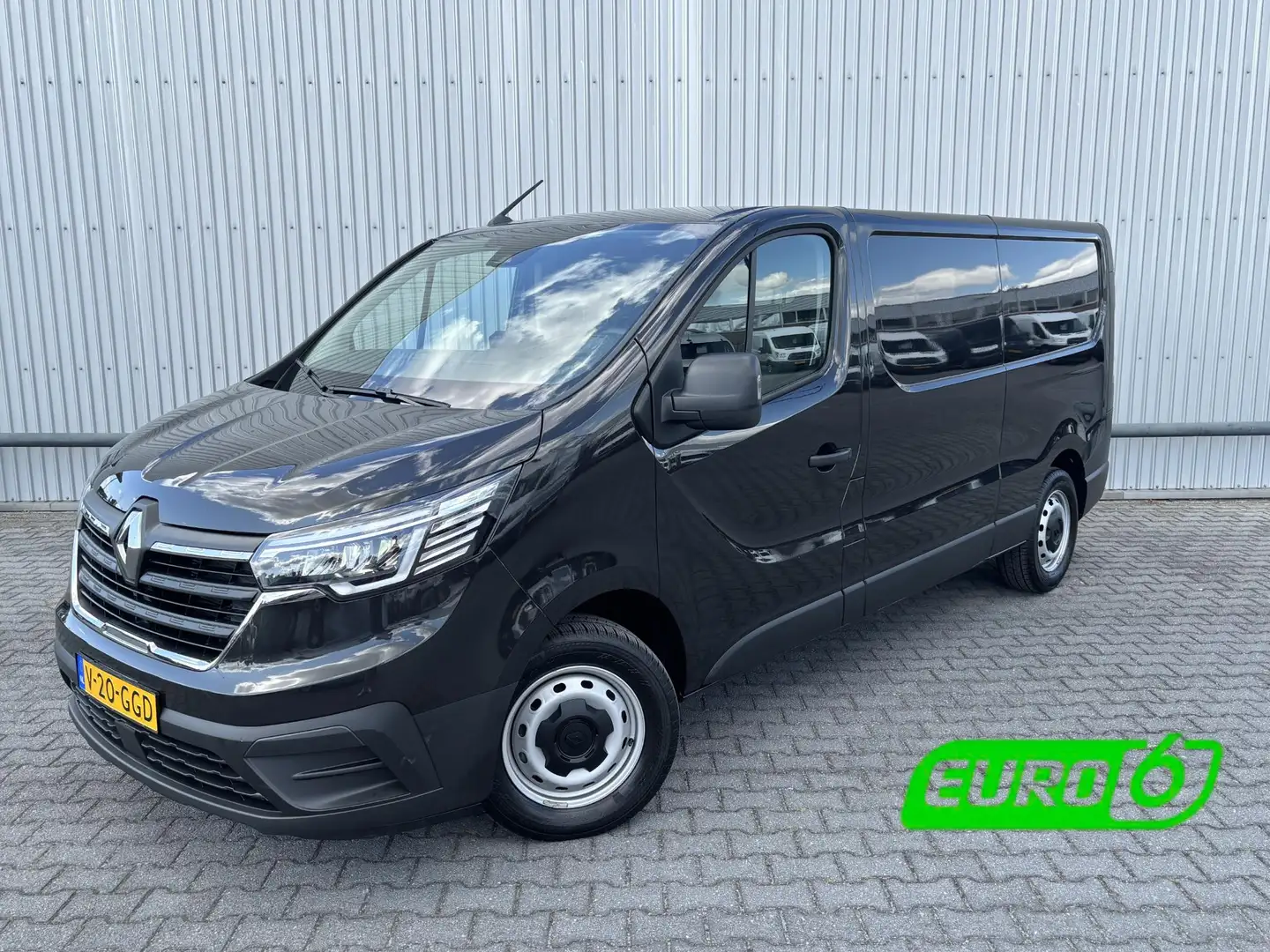 Renault Trafic 2.0 Blue dCi 130 T30 L2H1*A/C*CRUISE*CAMERA*3PERS Noir - 1