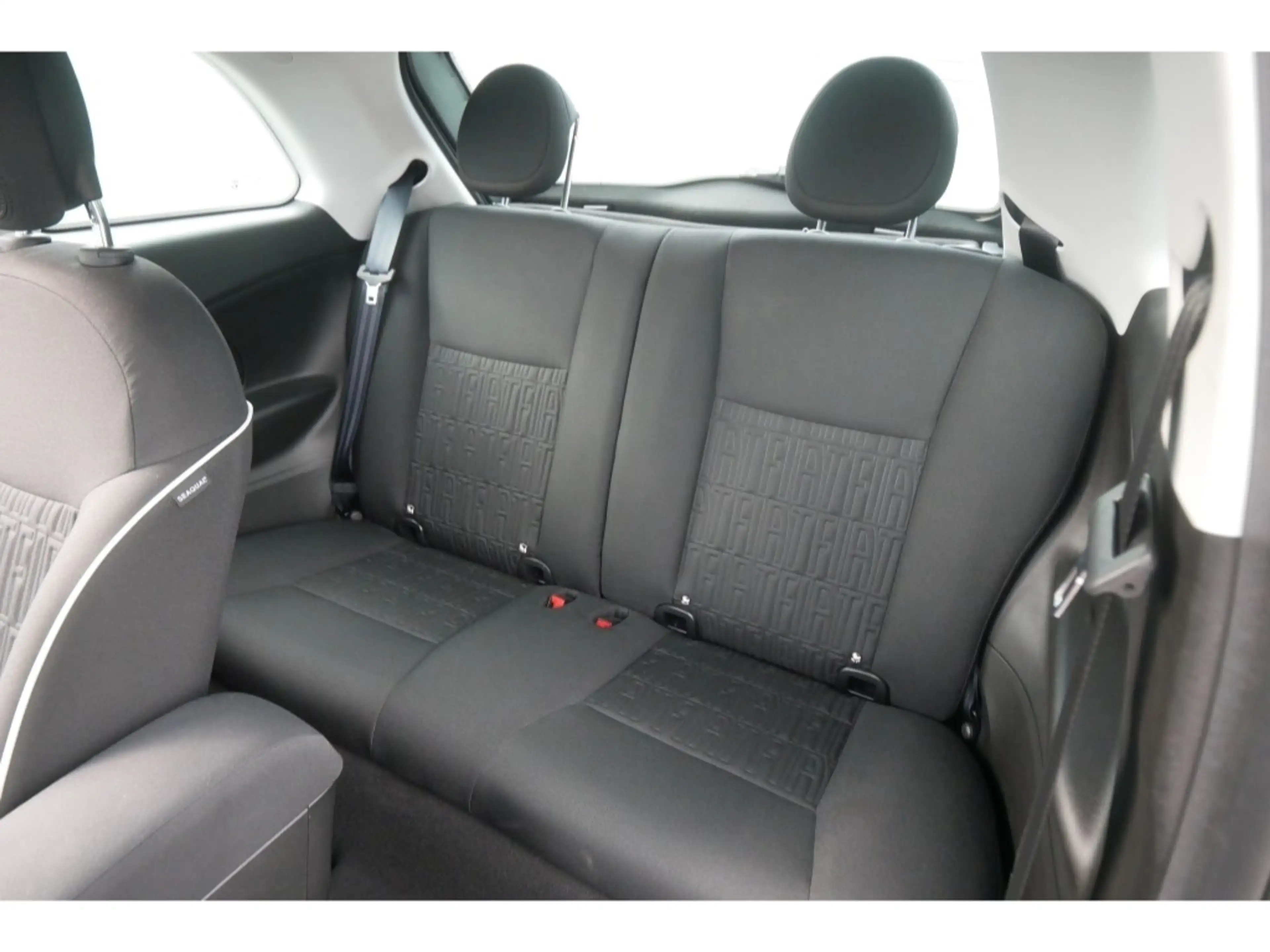 Fiat 500e AT 42 Kwh 118PS KOMFORT STYLE KAMERA SHZ ALU — photo 13