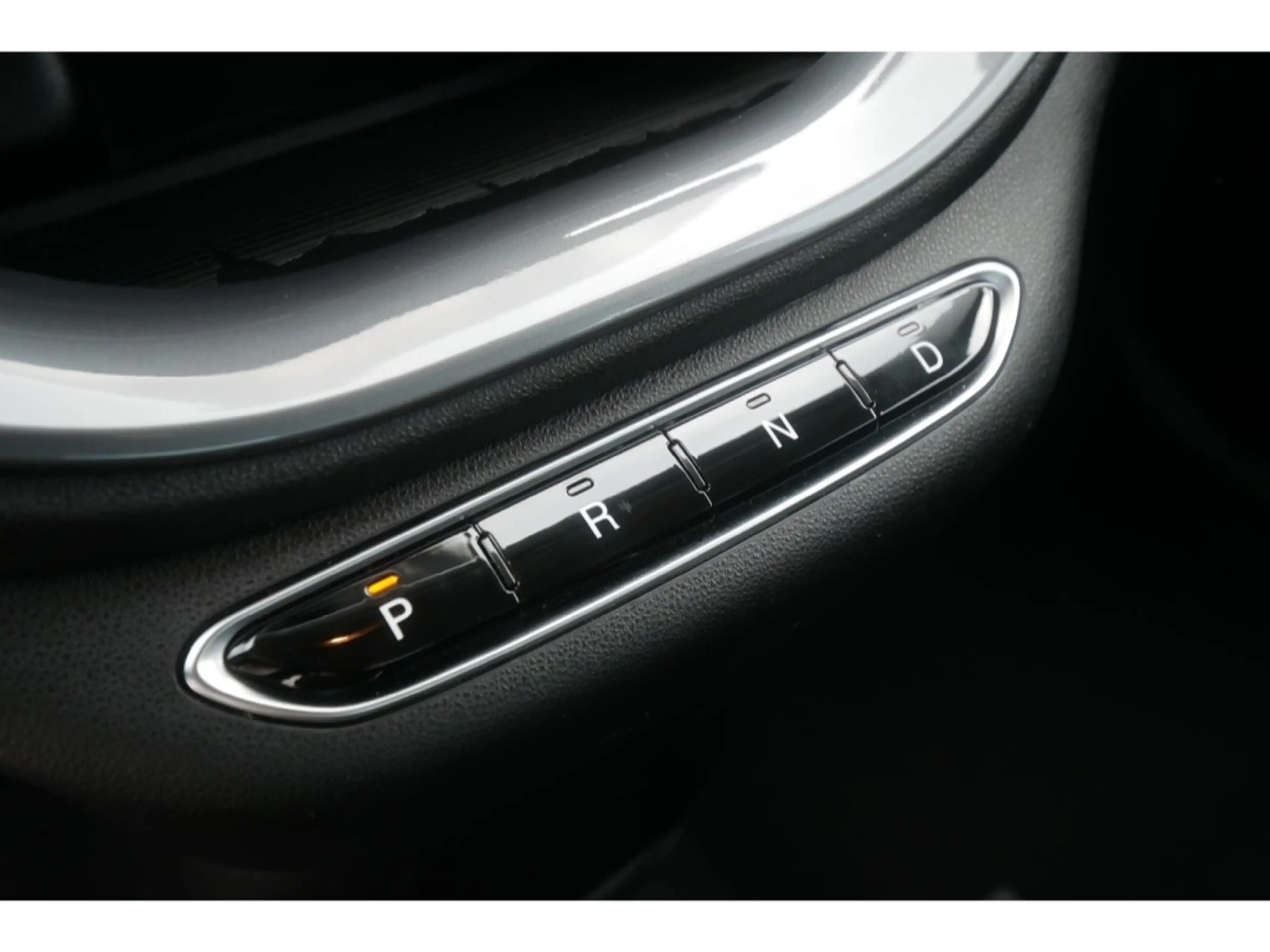 Fiat 500e AT 42 Kwh 118PS KOMFORT STYLE KAMERA SHZ ALU — photo 10