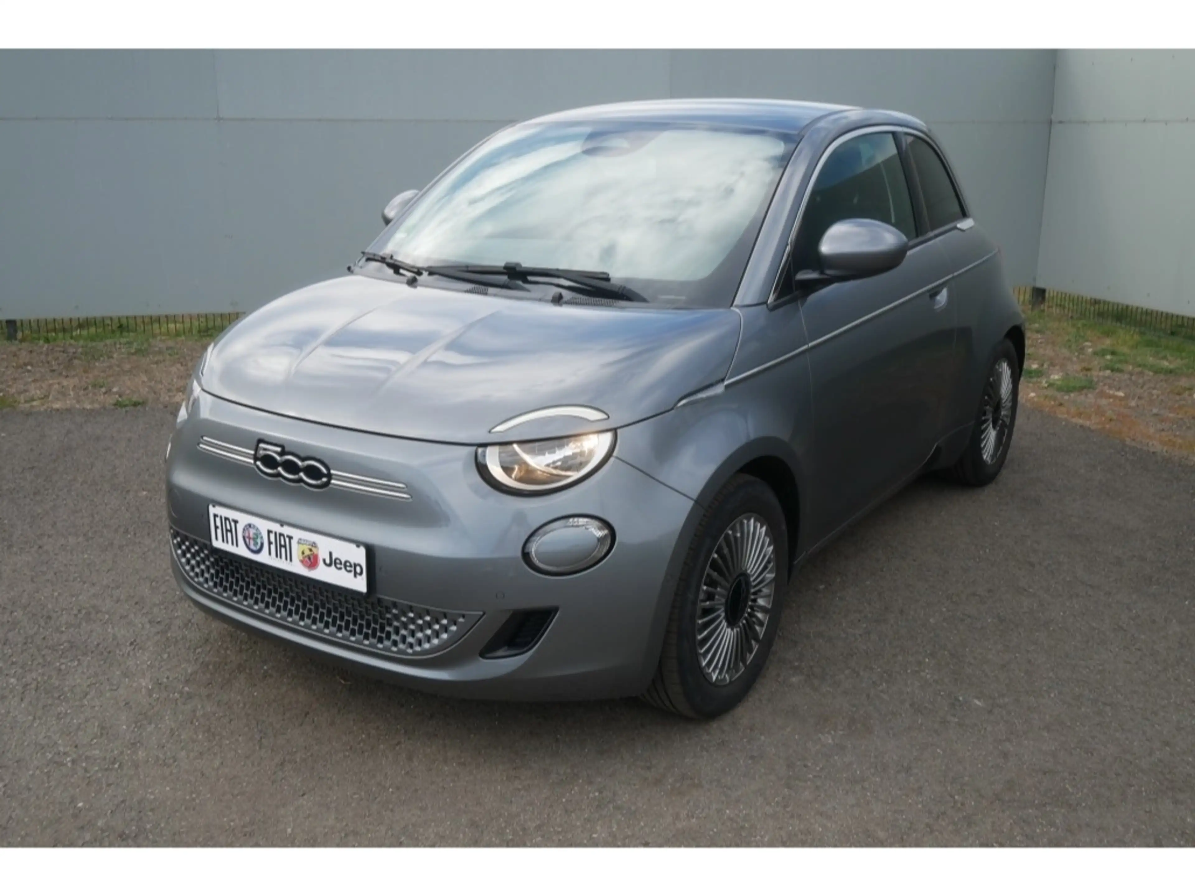 Fiat 500e AT 42 Kwh 118PS KOMFORT STYLE KAMERA SHZ ALU — photo 7