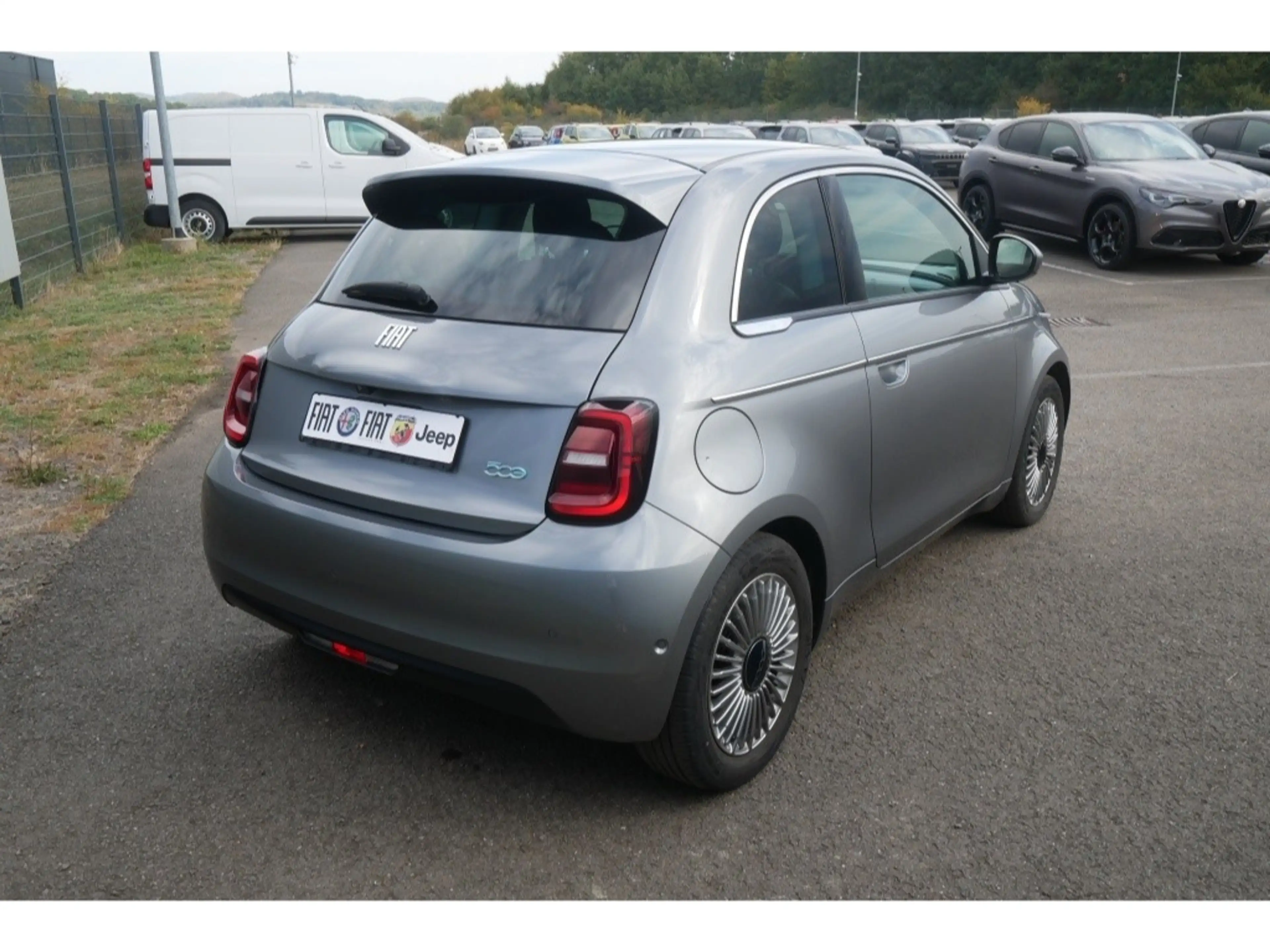 Fiat 500e AT 42 Kwh 118PS KOMFORT STYLE KAMERA SHZ ALU — photo 3