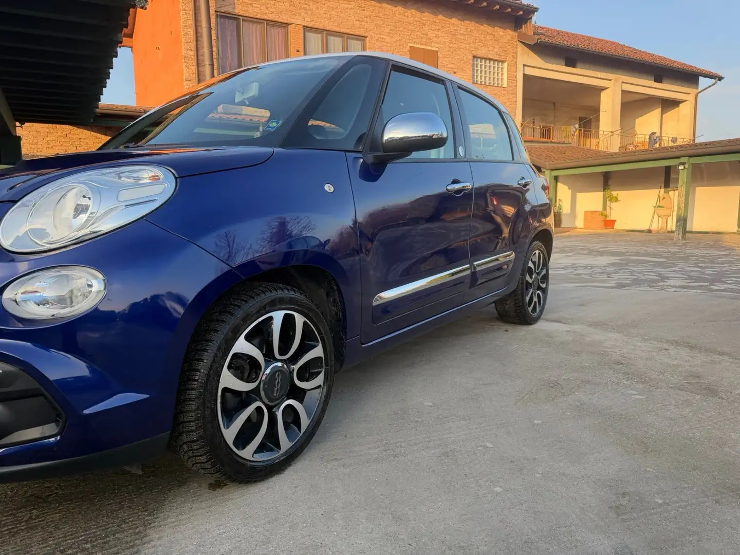 Fiat 500L 500L 1.4 95 CV Lounge neopatentati Blau - 1