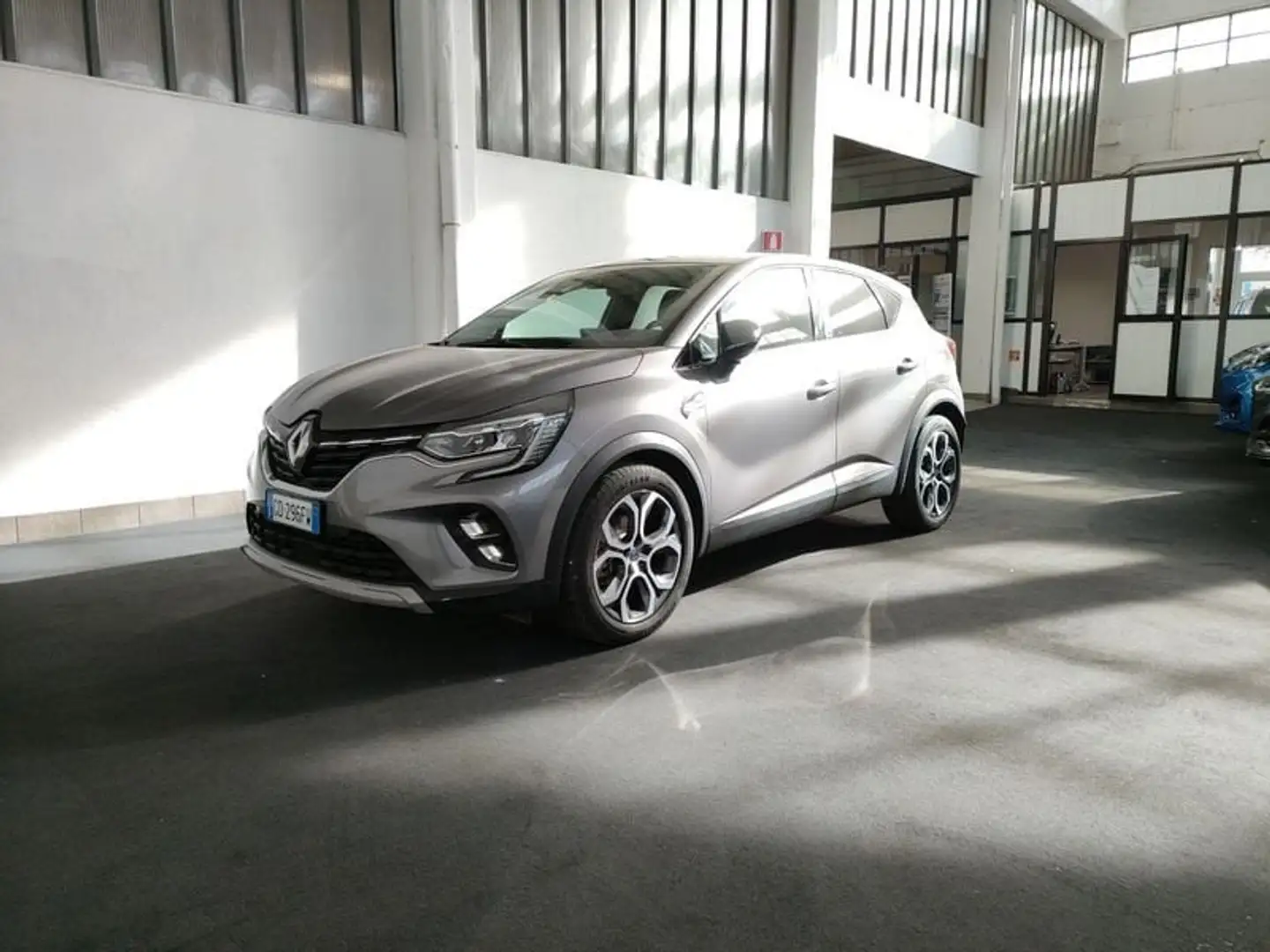 Renault Captur 1.6 plug-in hybrid Intens E-Tech 160cv auto Hnědá - 1