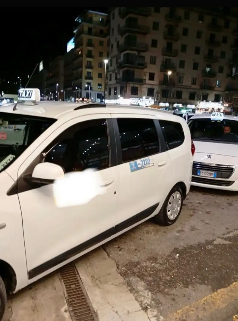 Dacia Lodgy Lodgy 1.5 dci Laureate s Bianco - 2