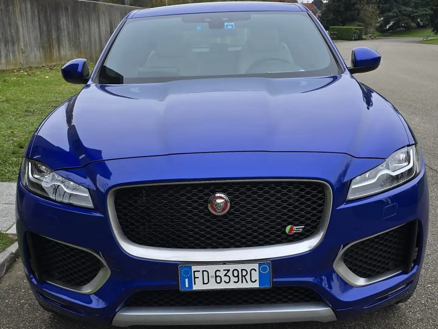 Jaguar F-Pace first edition R Bleu - 2
