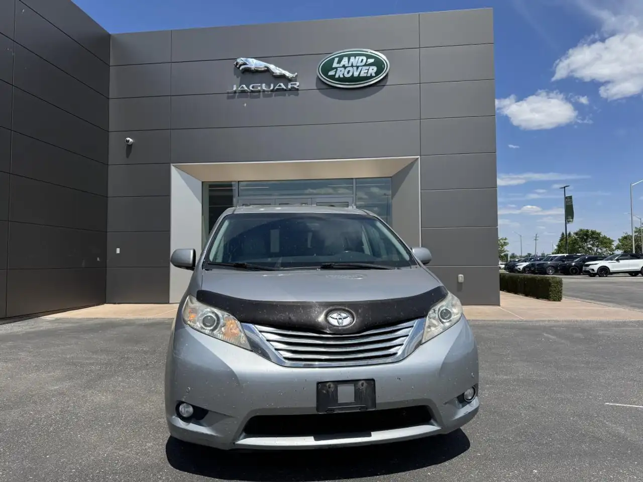 Toyota Sienna photo Toyota Sienna