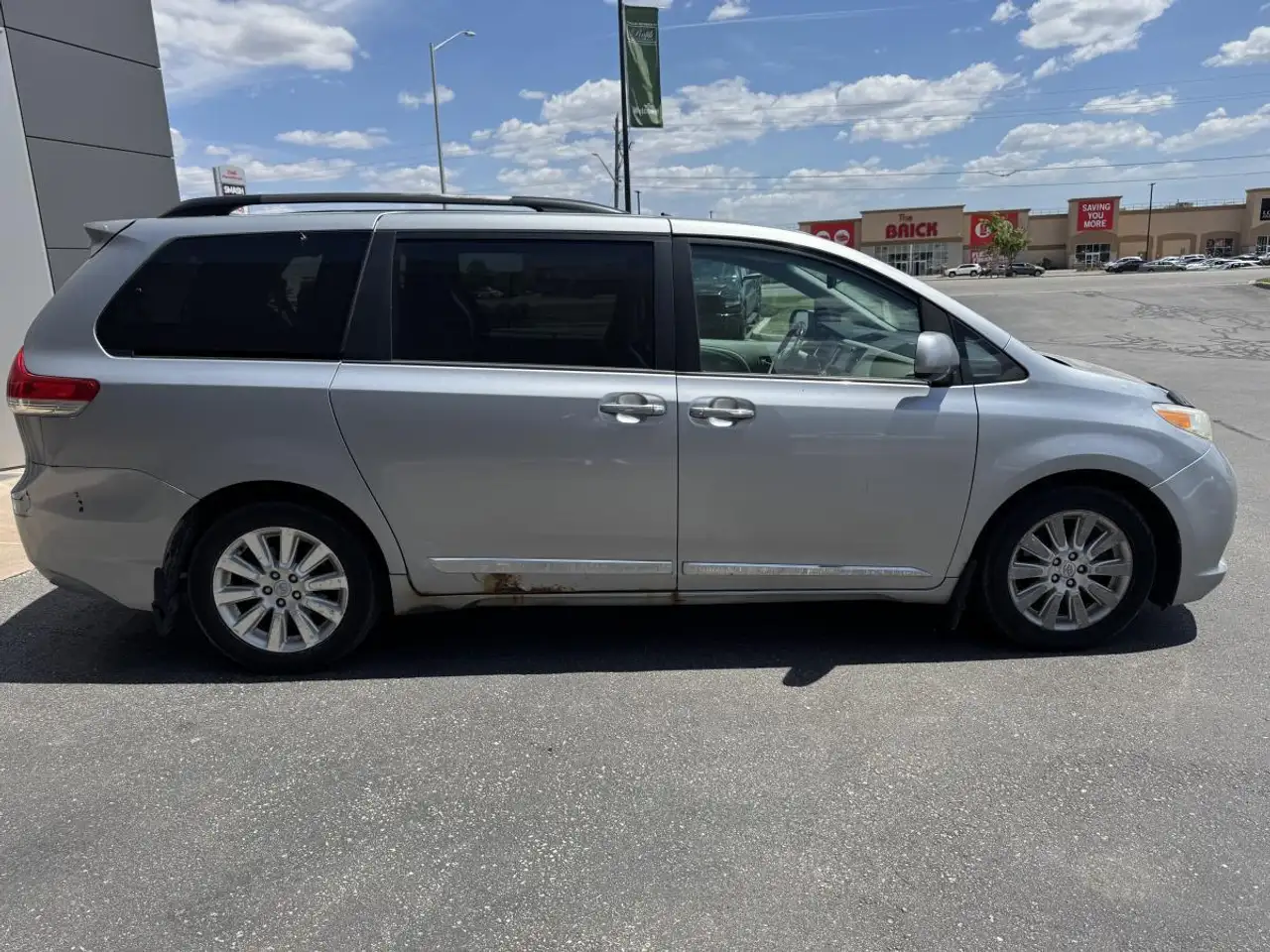 Toyota Sienna photo Toyota Sienna