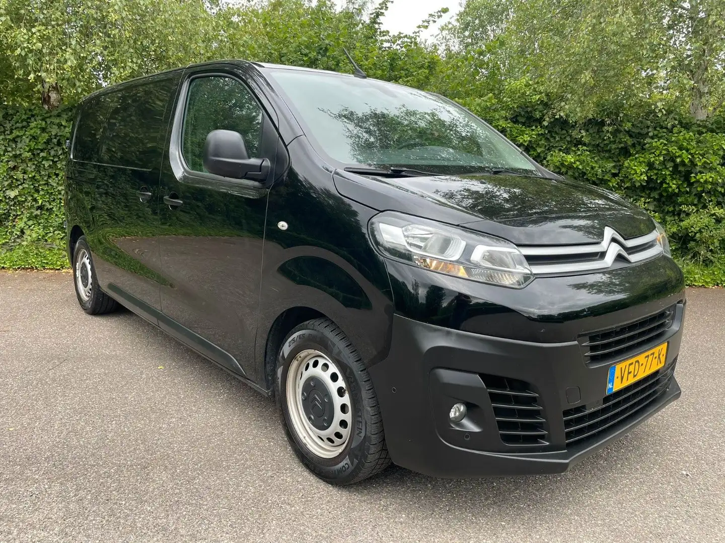 Citroen Jumpy 1.5 Blue HDI 2020 Club BUS Kasten Schwarz - 2