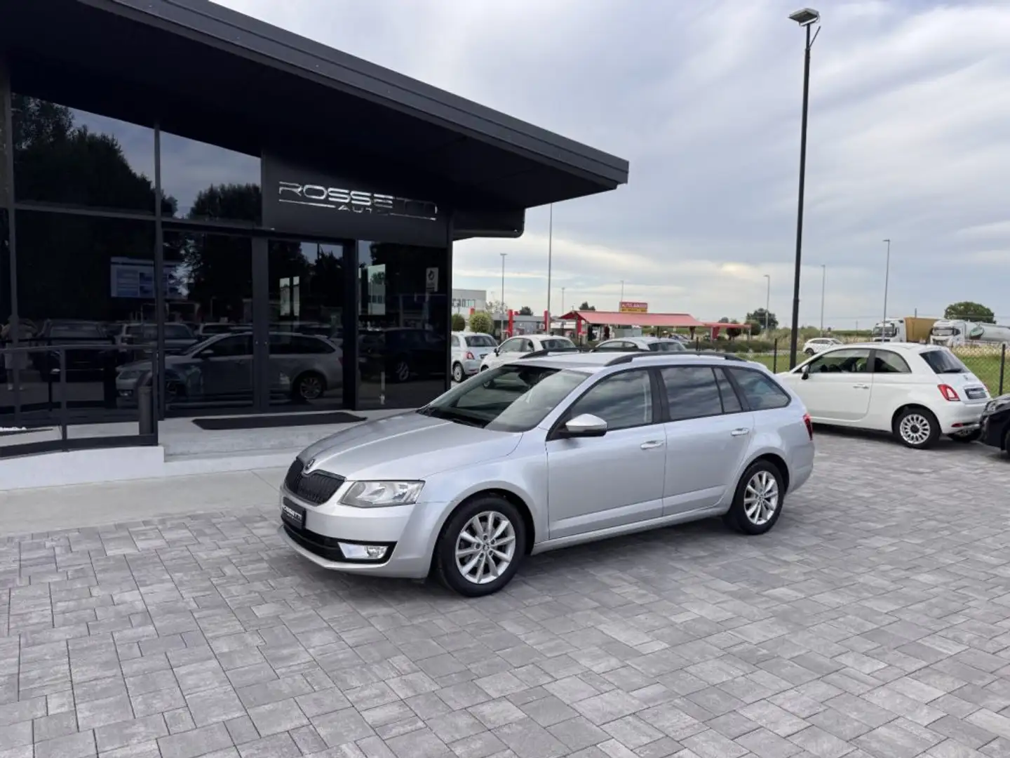 Skoda Octavia 1.6 TDI 110 CV Wagon Executive ANCHE NEOPATENTATI Grijs - 2