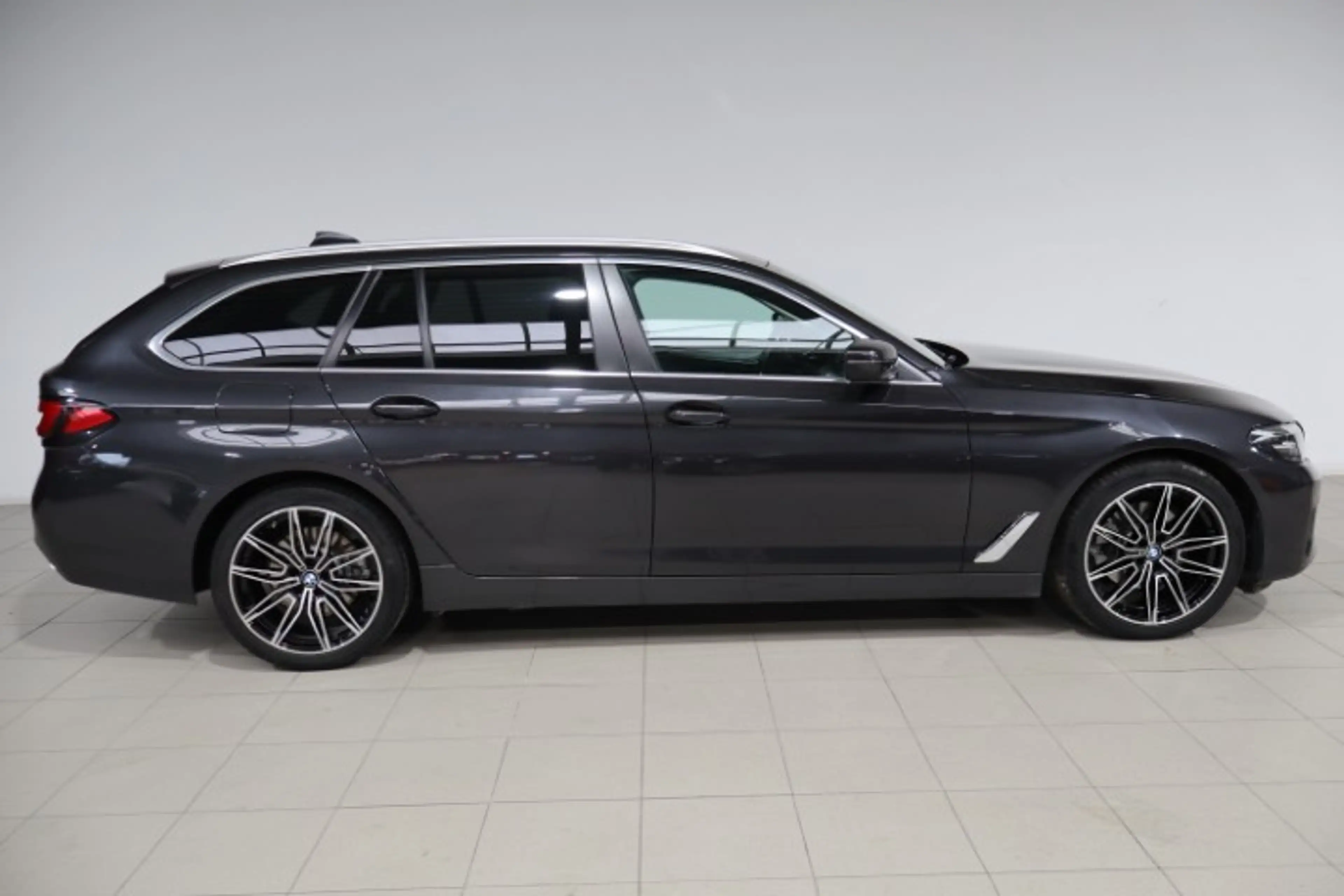 BMW 518 Touring — photo 4