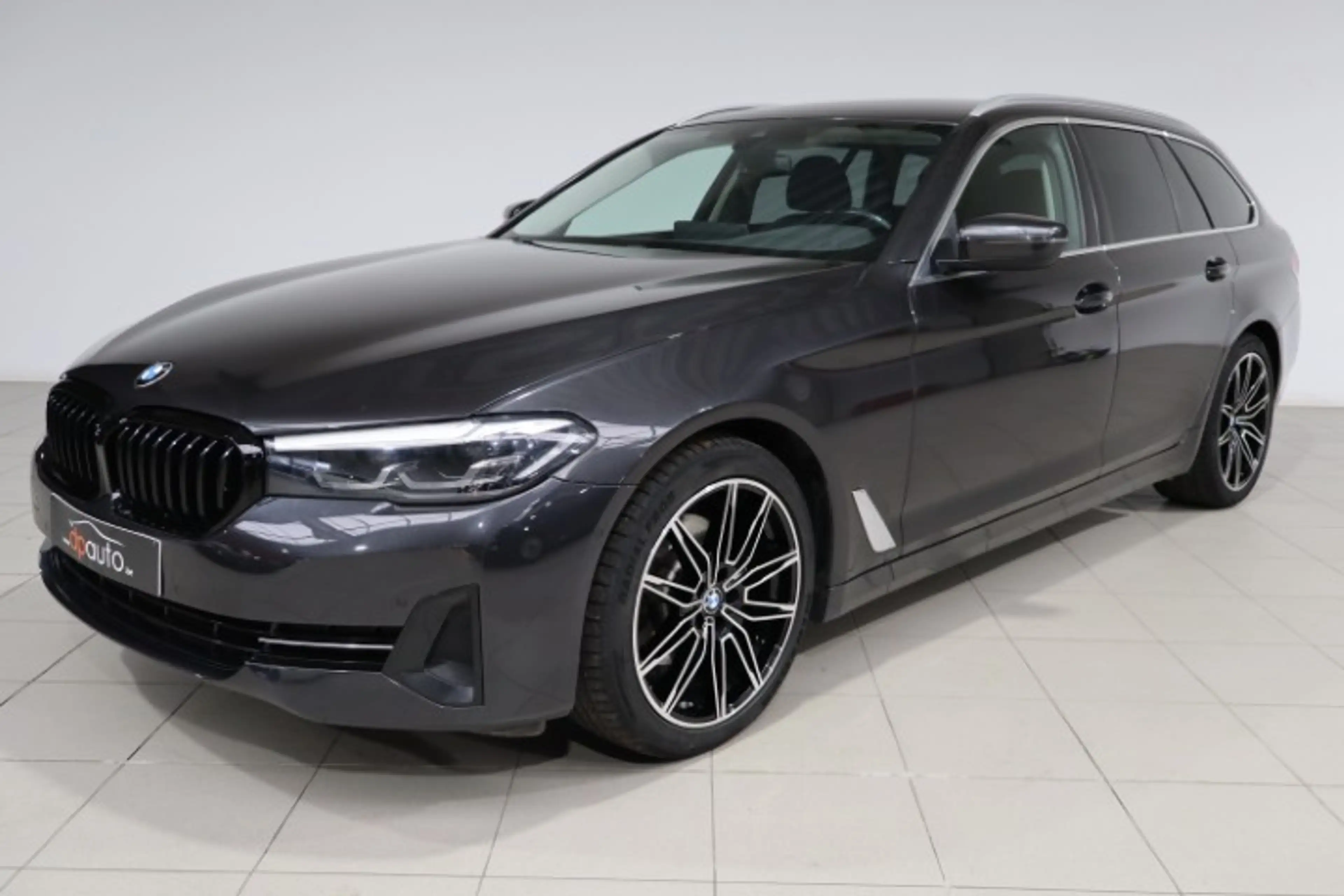 BMW 518 Touring — photo 6