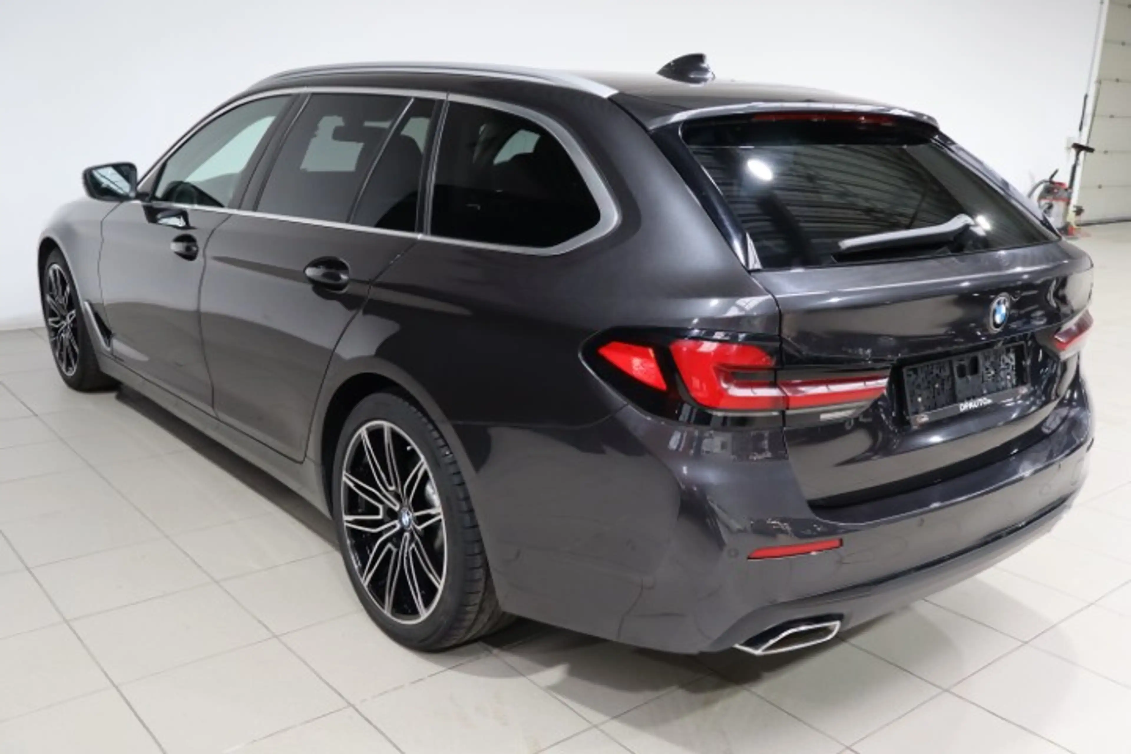 BMW 518 Touring — photo 7