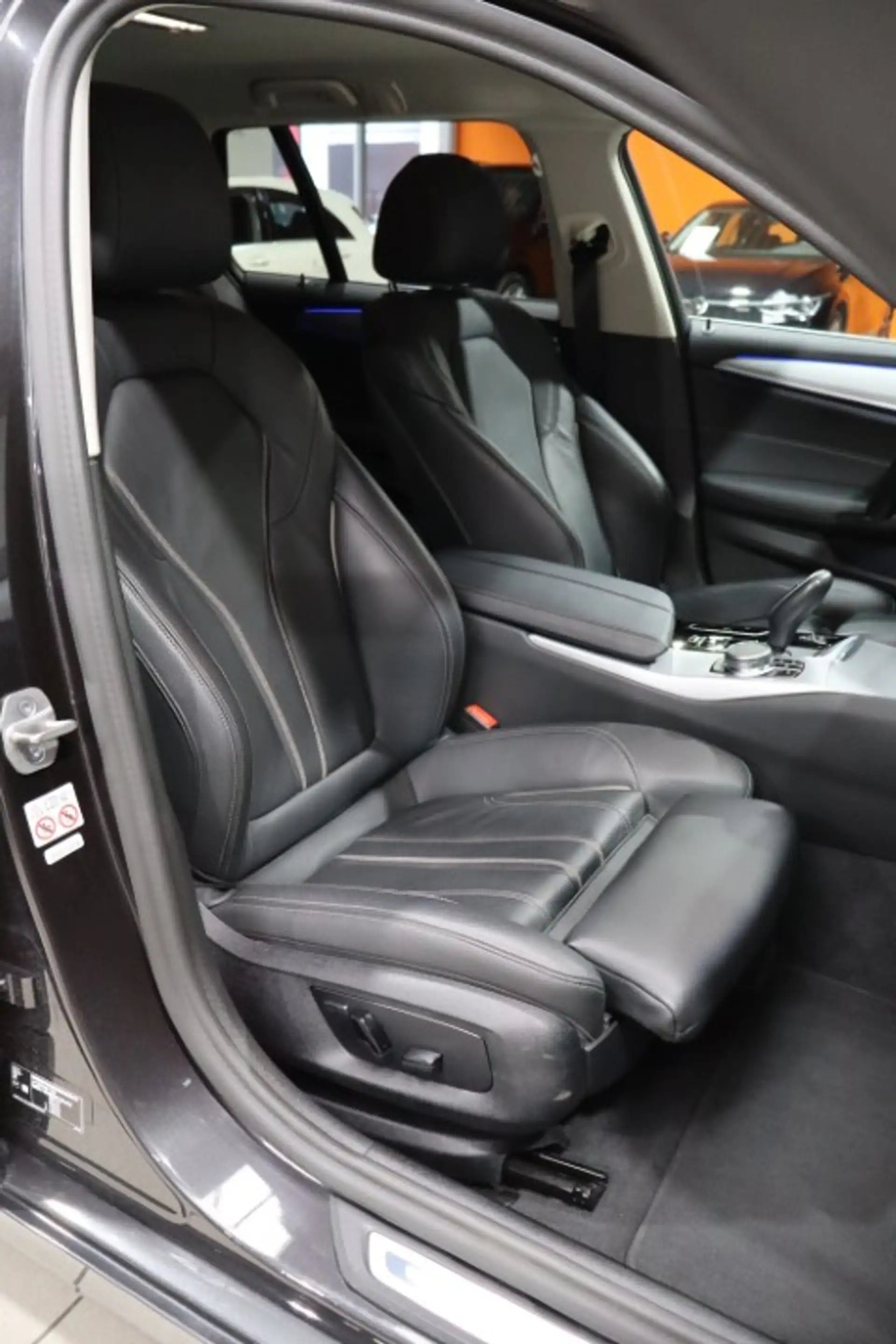 BMW 518 Touring — photo 12
