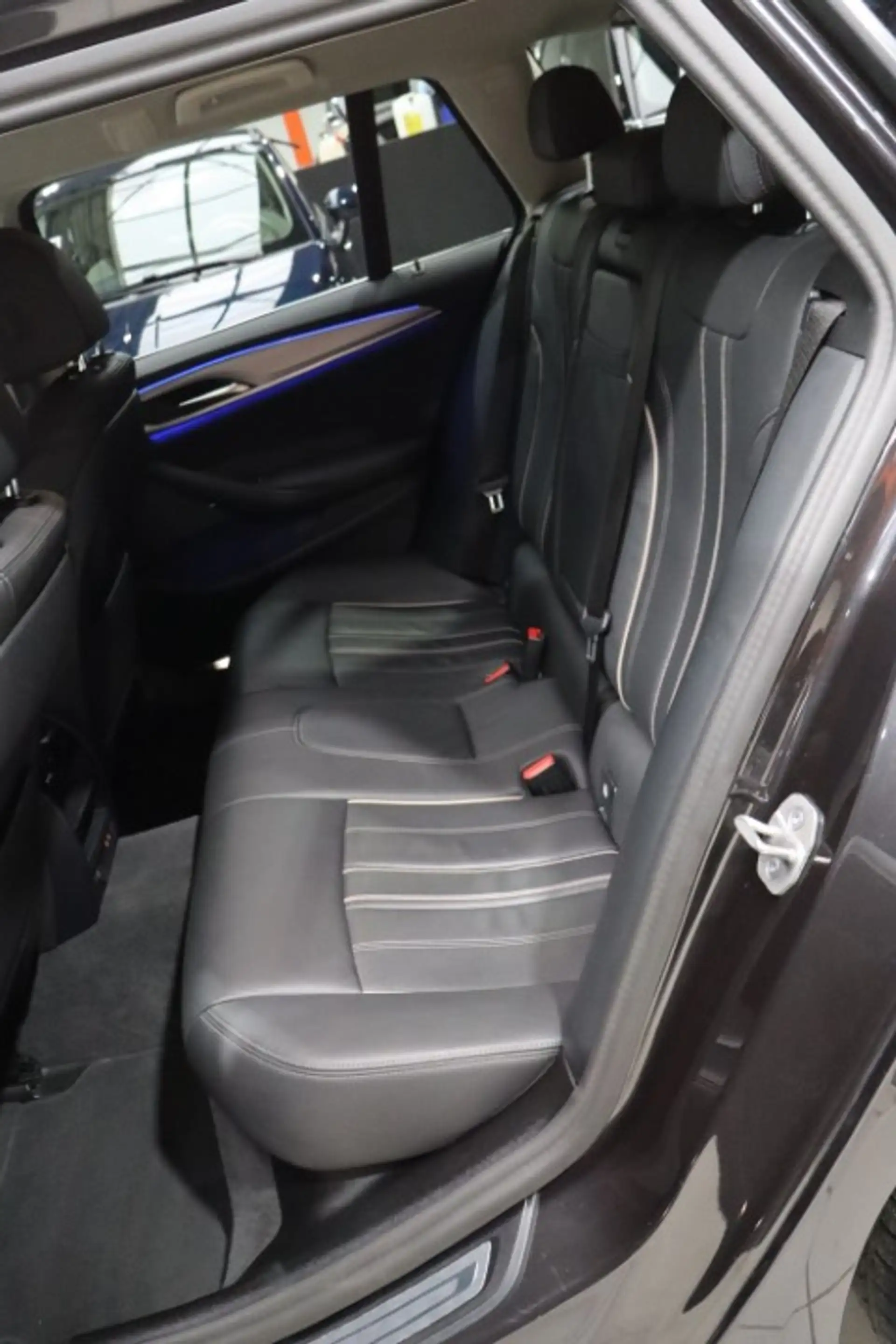 BMW 518 Touring — photo 8