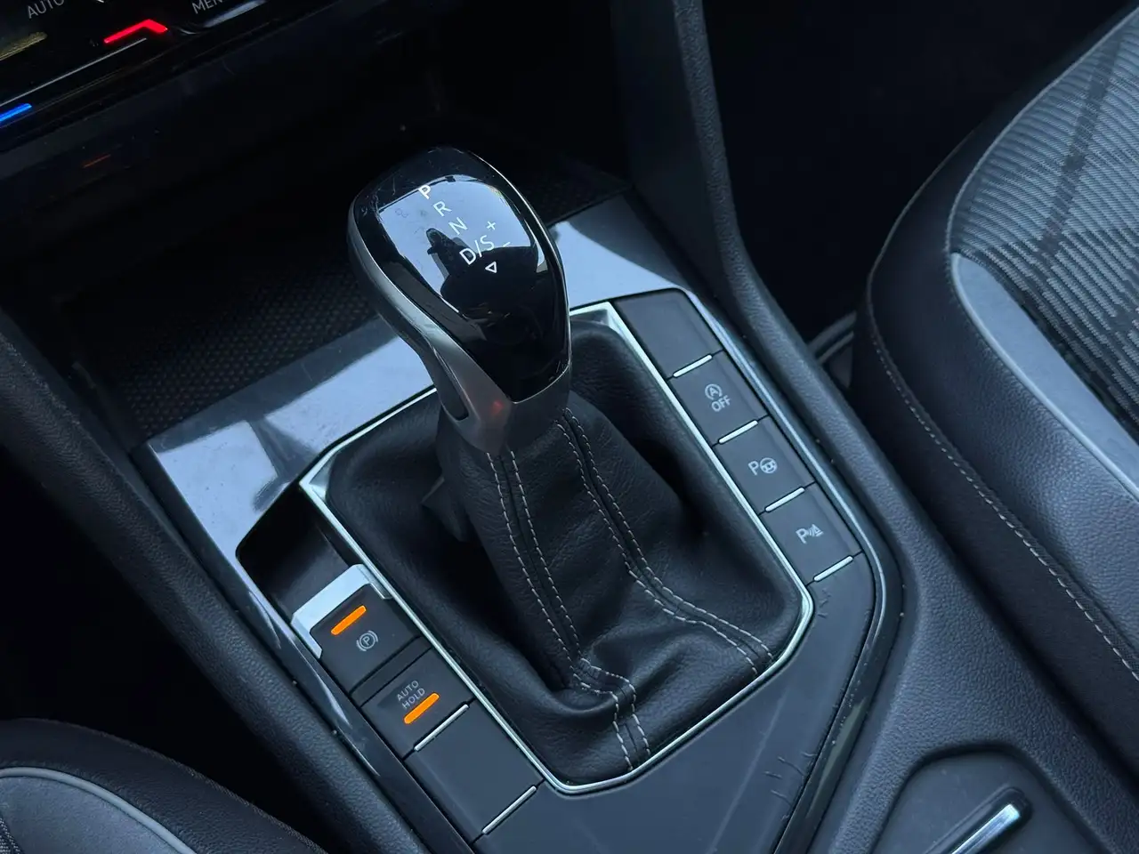 Volkswagen Tiguan 2.0 tdi R-Line 150cv dsg 15