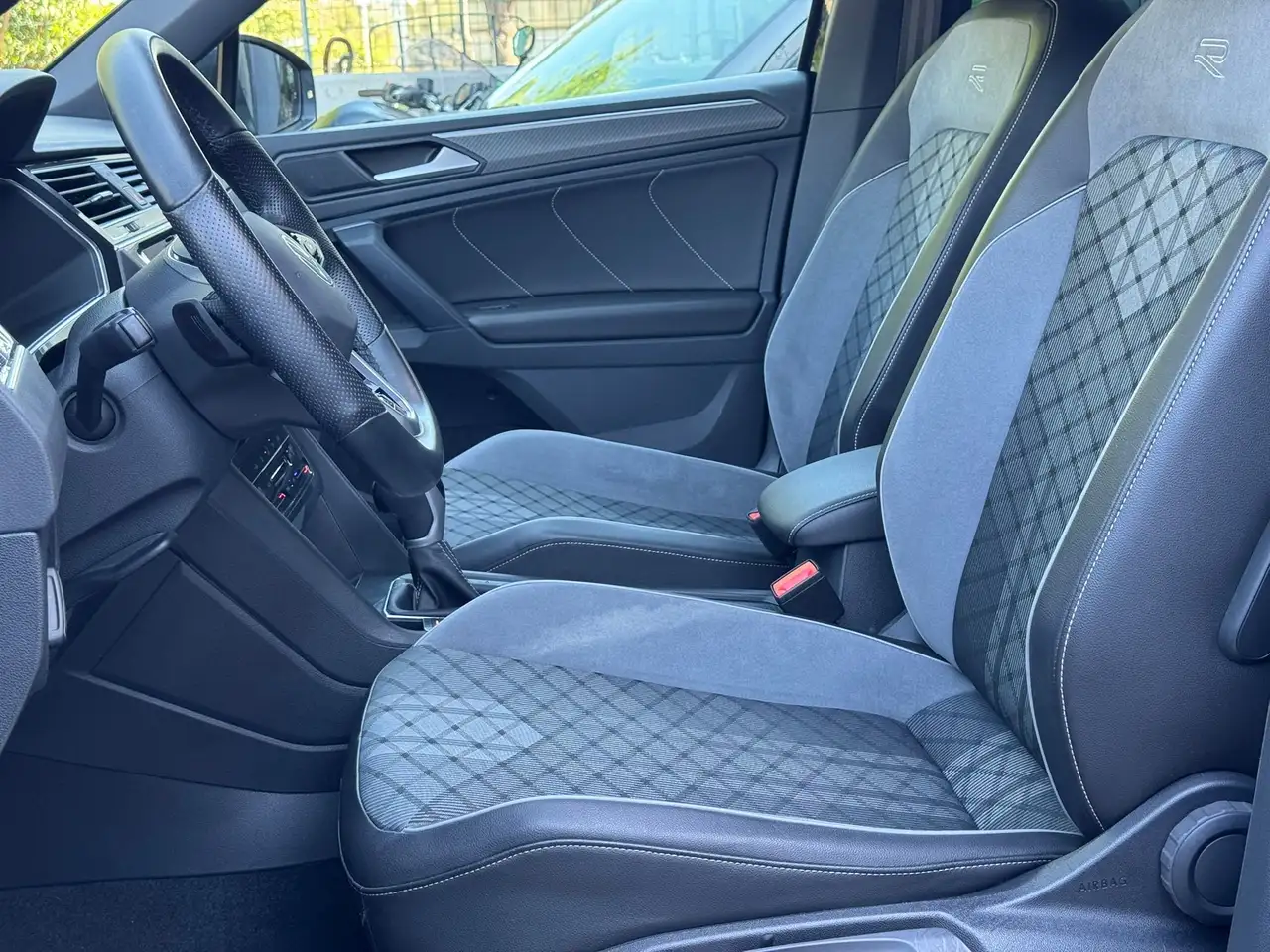 Volkswagen Tiguan 2.0 tdi R-Line 150cv dsg 7