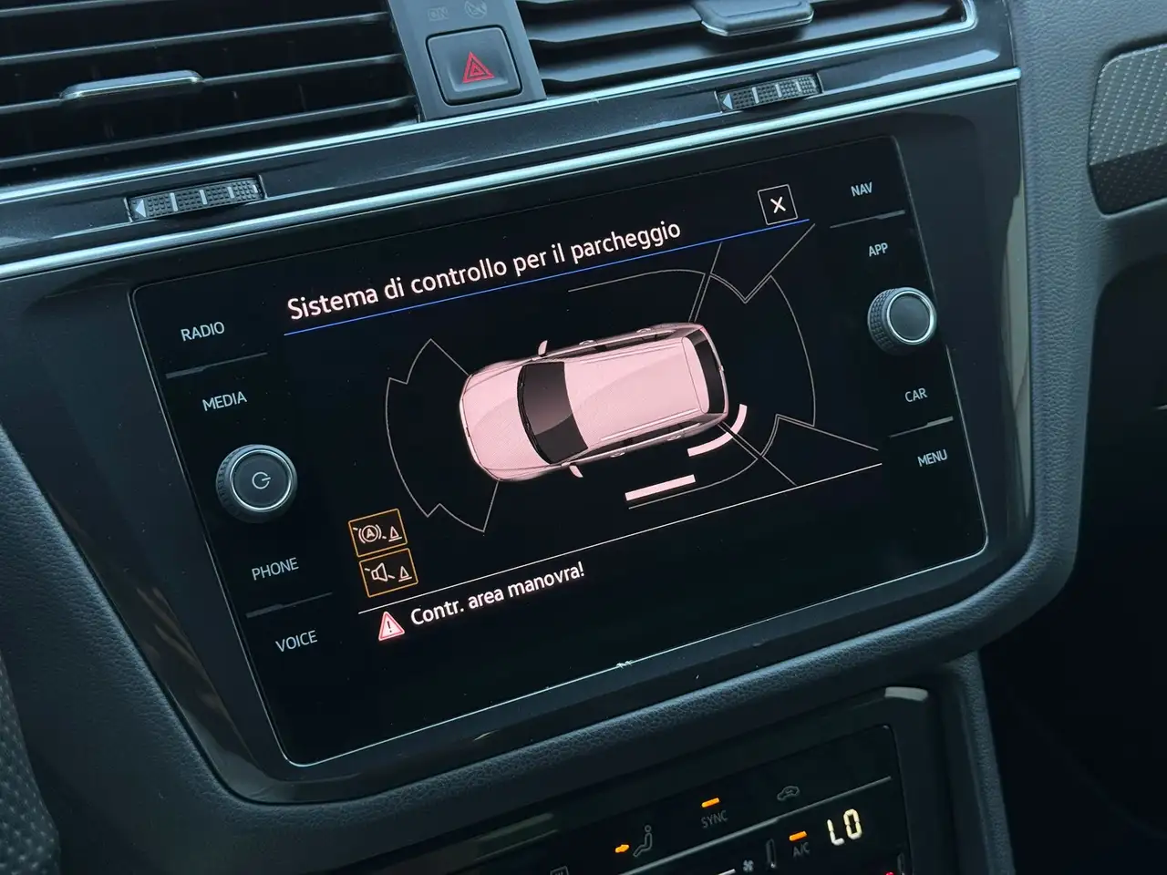 Volkswagen Tiguan 2.0 tdi R-Line 150cv dsg 12